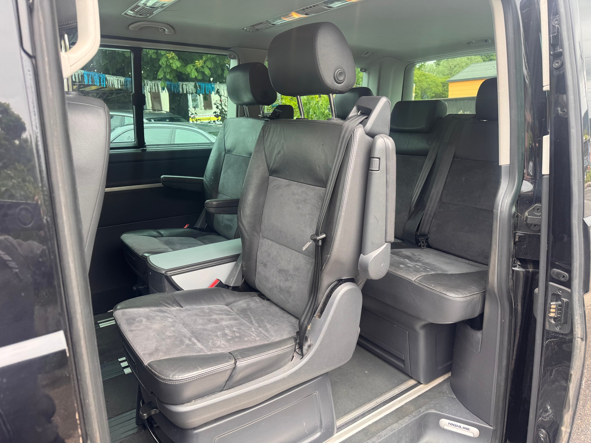 VW Multivan TDI 4M-image-9