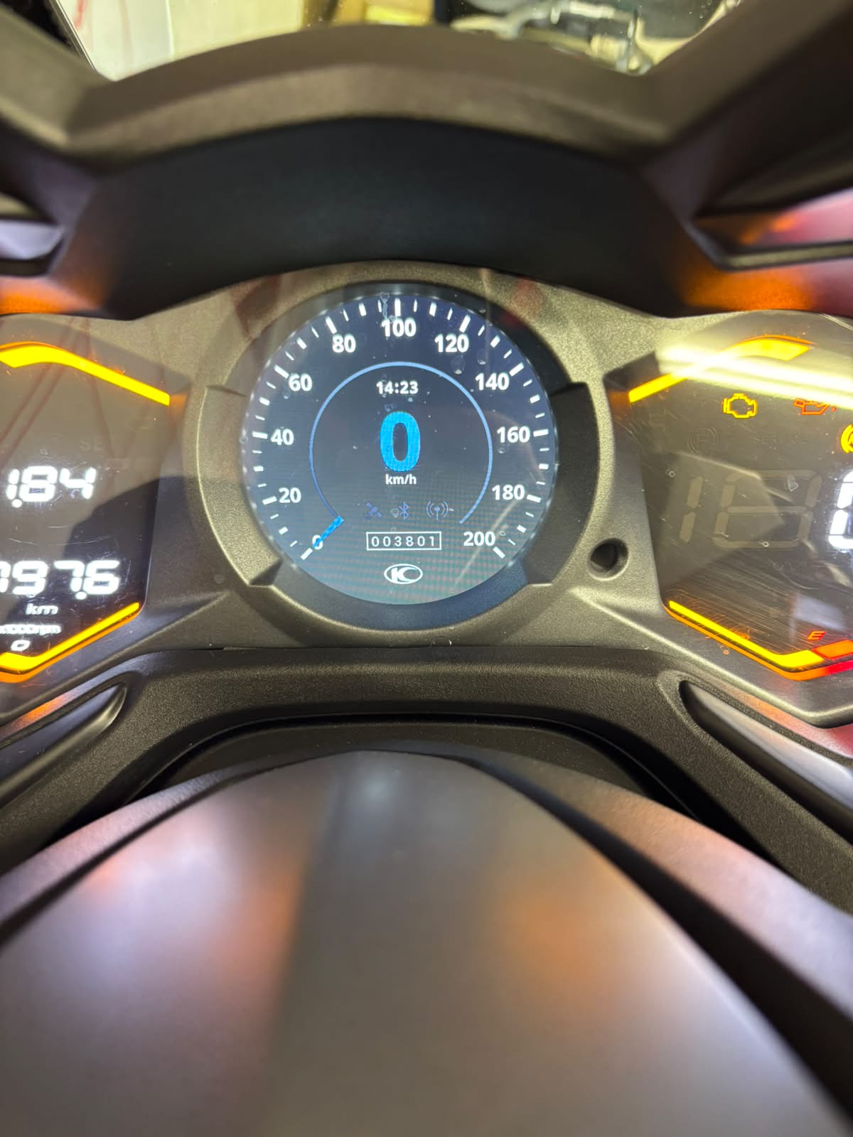 KYMCO AK 550i ETS-showroom-element-3