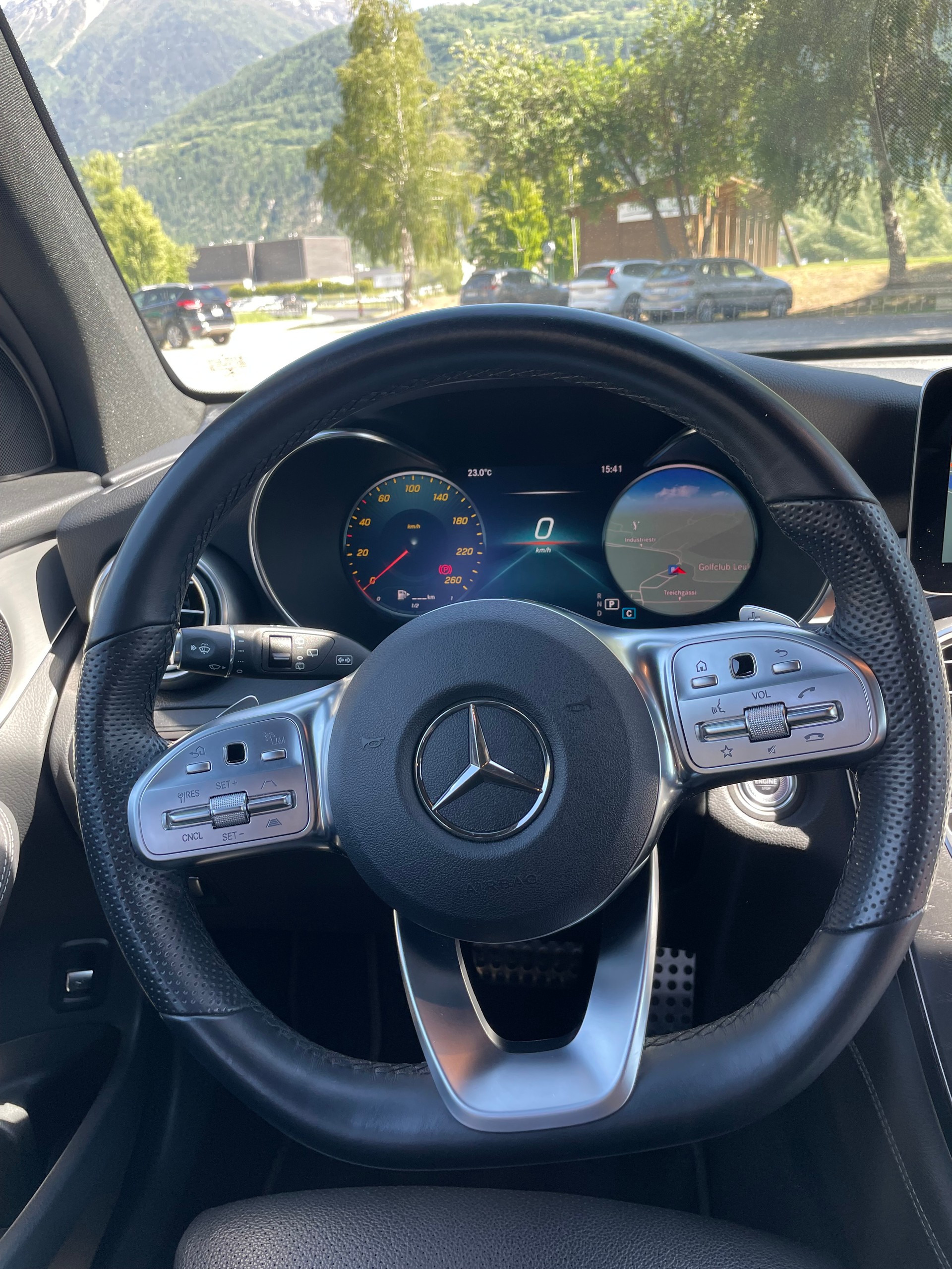 MERCEDES-BENZ GLC 220 d AMG Line 4m-image-2