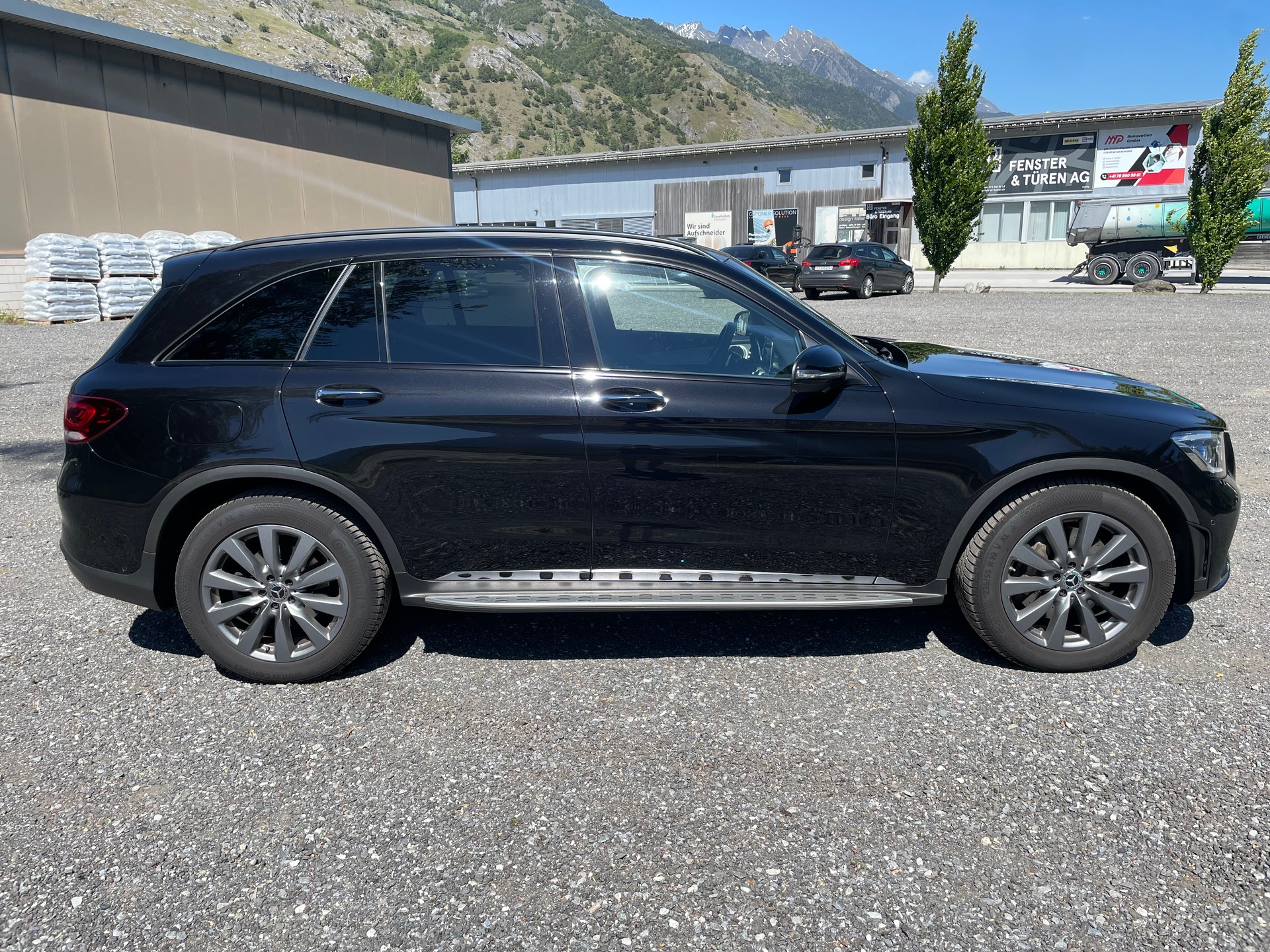 MERCEDES-BENZ GLC 220 d AMG Line 4m-image-1