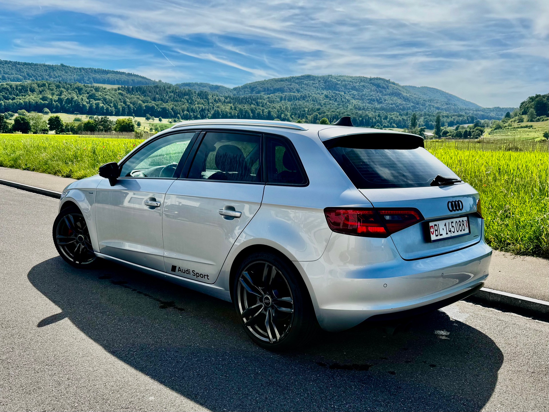 AUDI A3 Sportback 1.8 TFSI Quattro S-Line-image-1