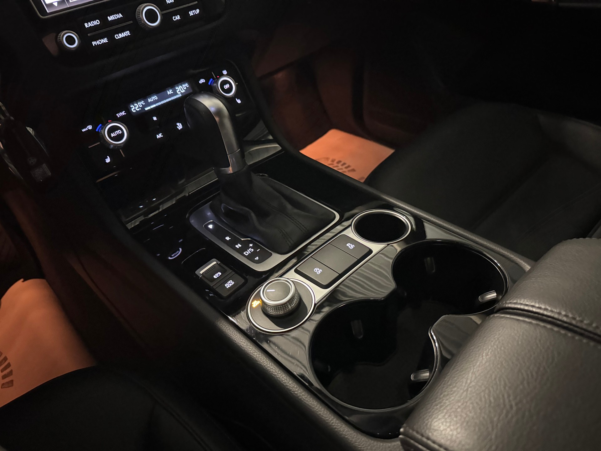 VW Touareg 3.0 TDI BlueMotion Technology Tiptronic-image-25