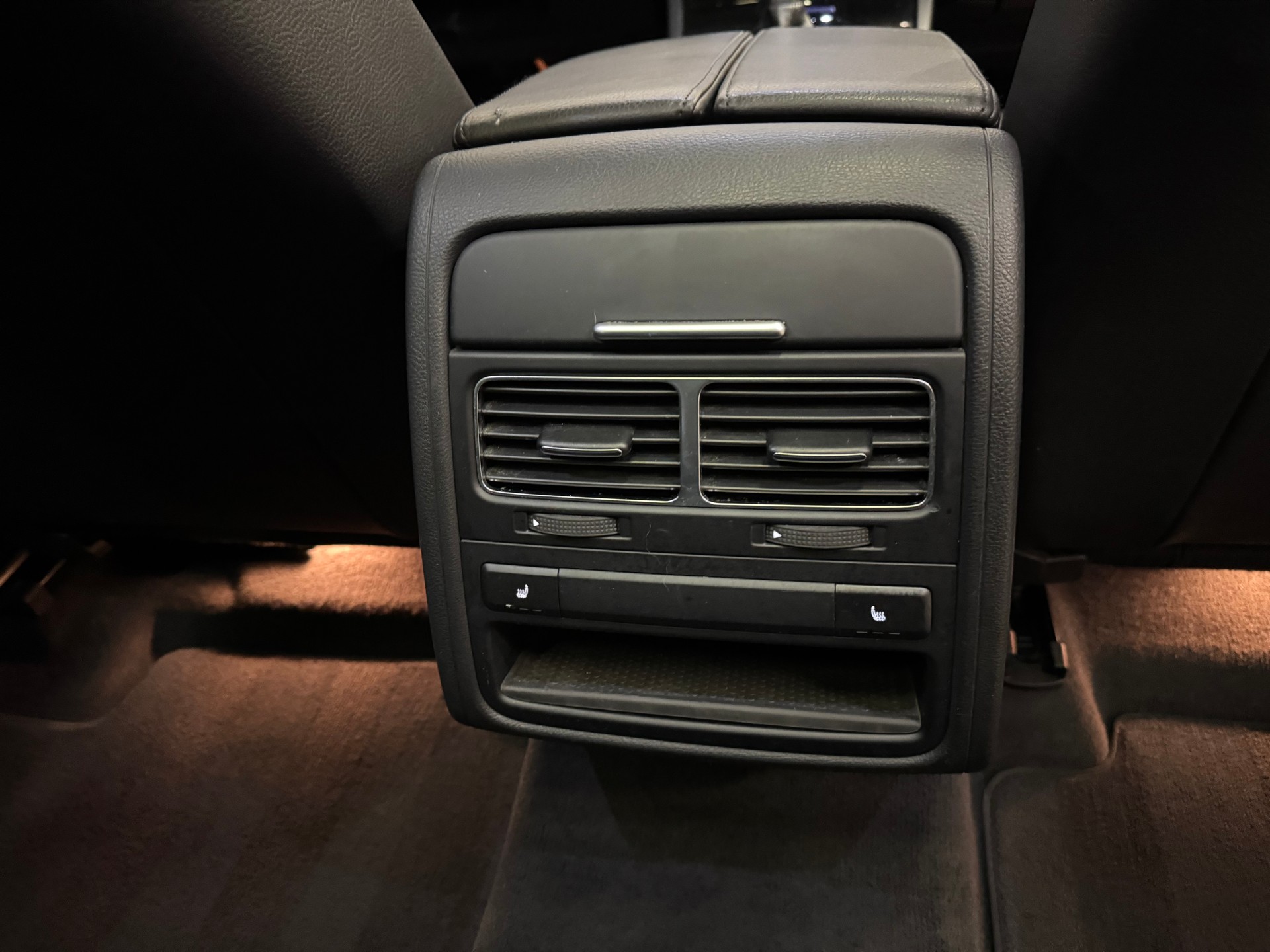VW Touareg 3.0 TDI BlueMotion Technology Tiptronic-image-21