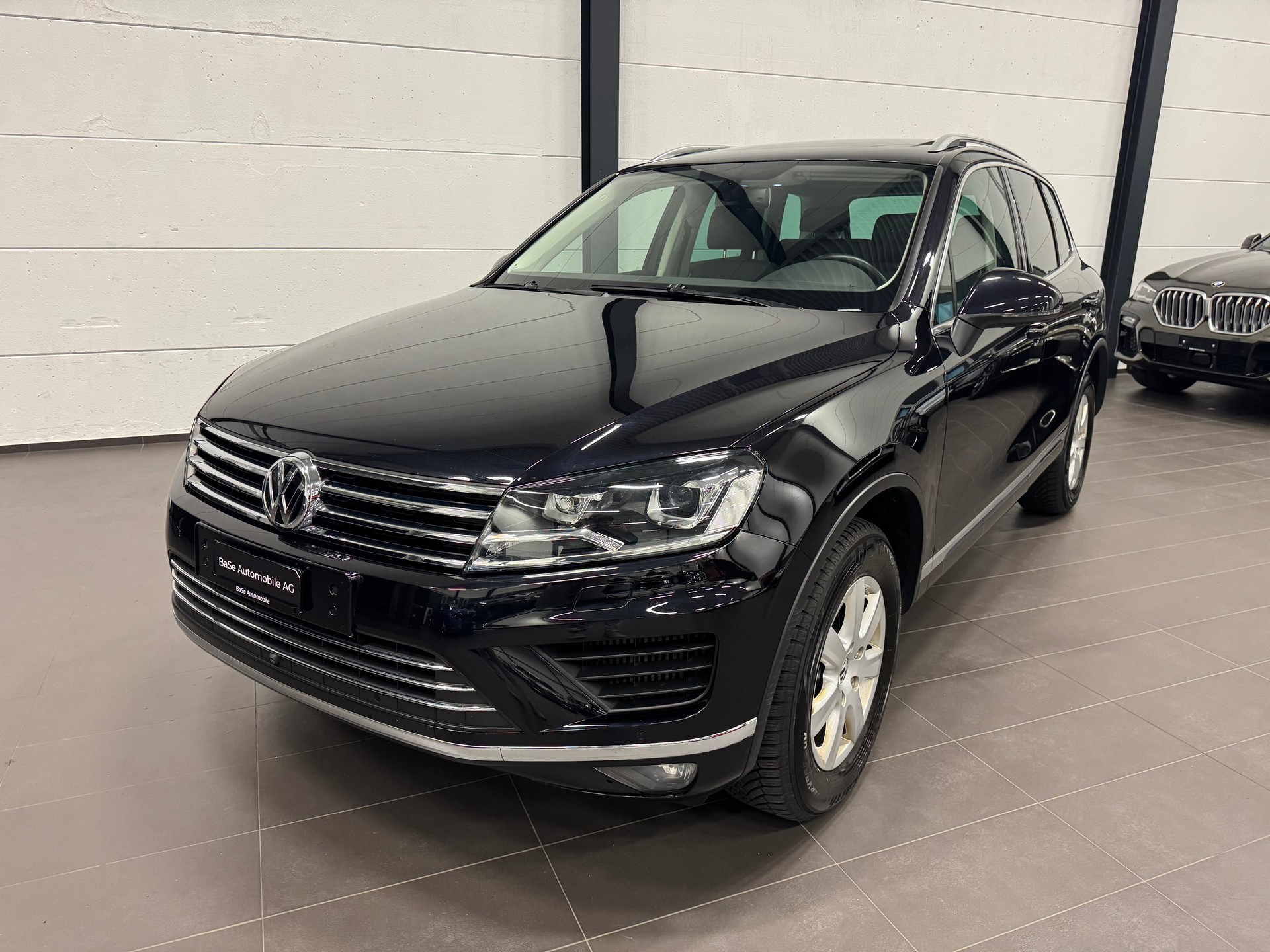 VW Touareg 3.0 TDI BlueMotion Technology Tiptronic-image-4