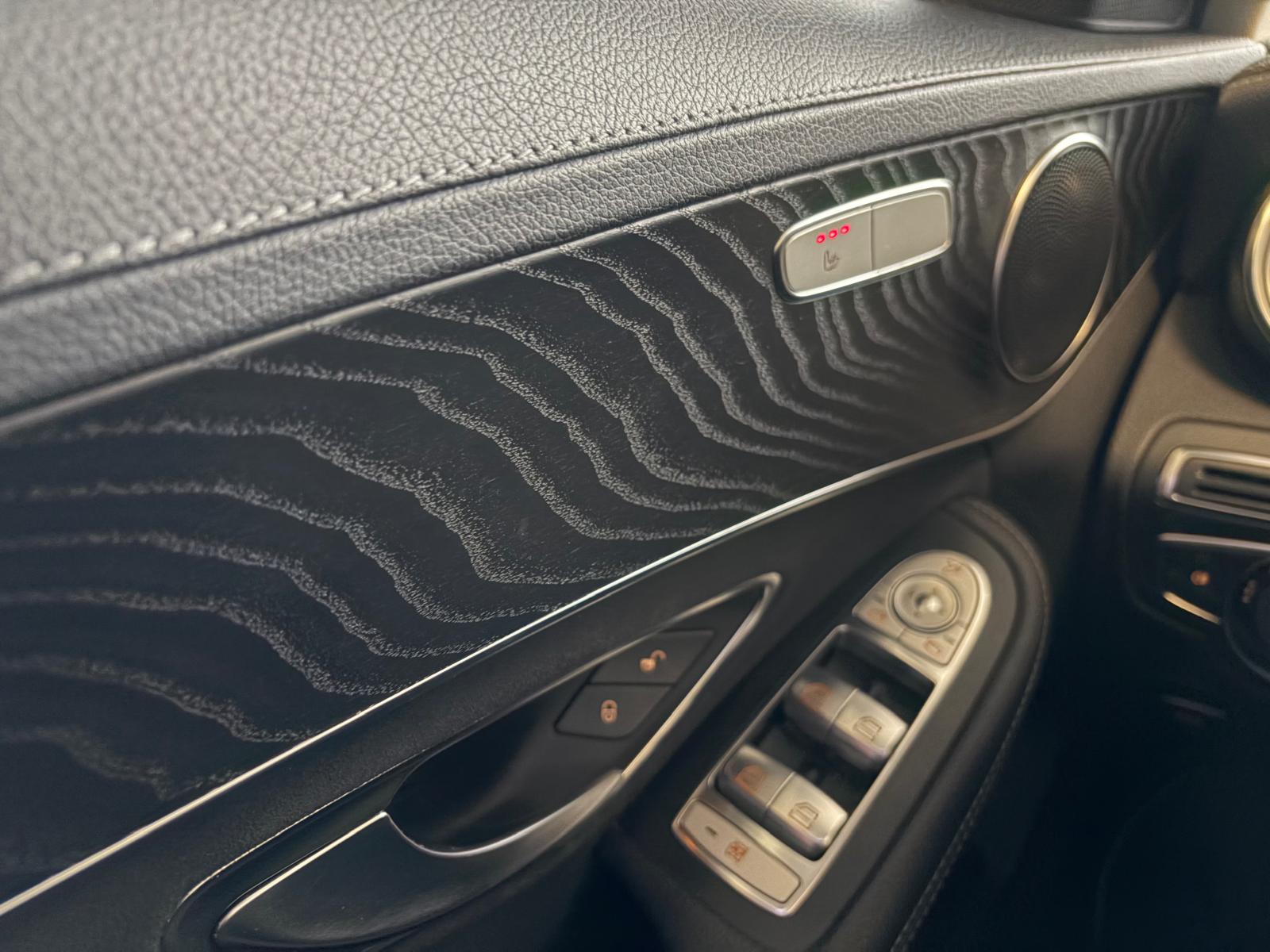 MERCEDES-BENZ C 250 d AMG Line 4Matic 9G-Tronic-image-7