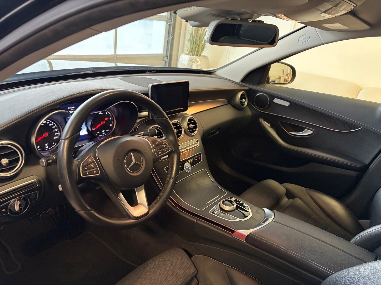 MERCEDES-BENZ C 250 d AMG Line 4Matic 9G-Tronic-image-11