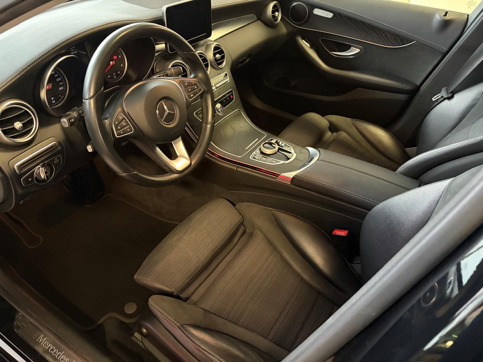 MERCEDES-BENZ C 250 d AMG Line 4Matic 9G-Tronic-image-6