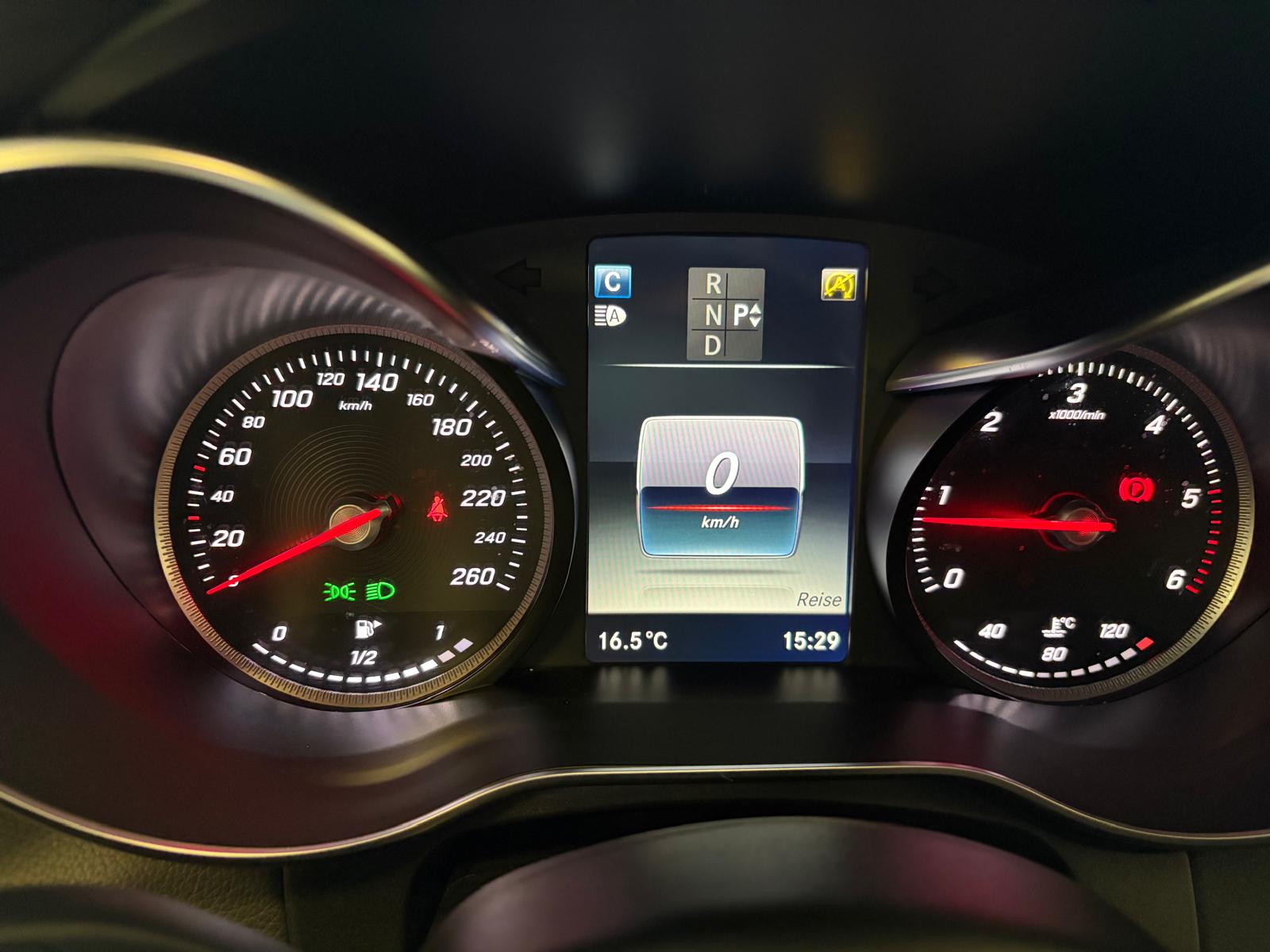 MERCEDES-BENZ C 250 d AMG Line 4Matic 9G-Tronic-image-8