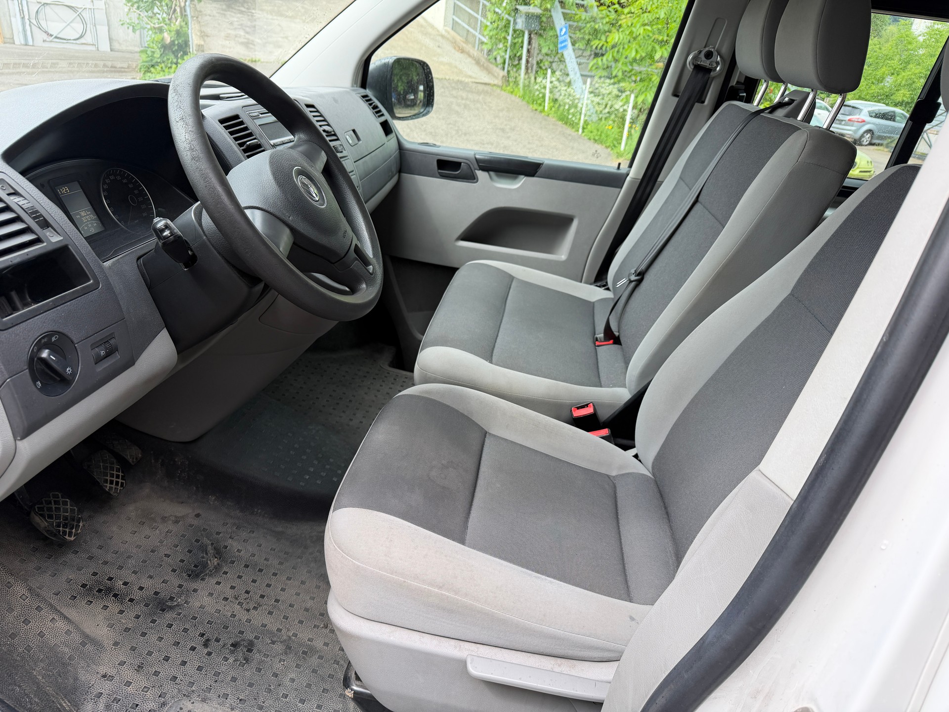 VW T5 2.0 Bi-TDI BMT 4Motion-image-5