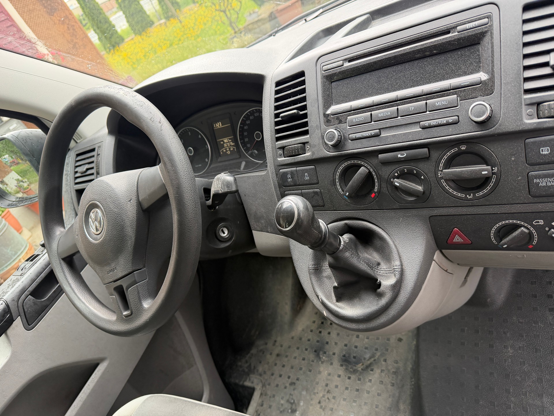 VW T5 2.0 Bi-TDI BMT 4Motion-image-4
