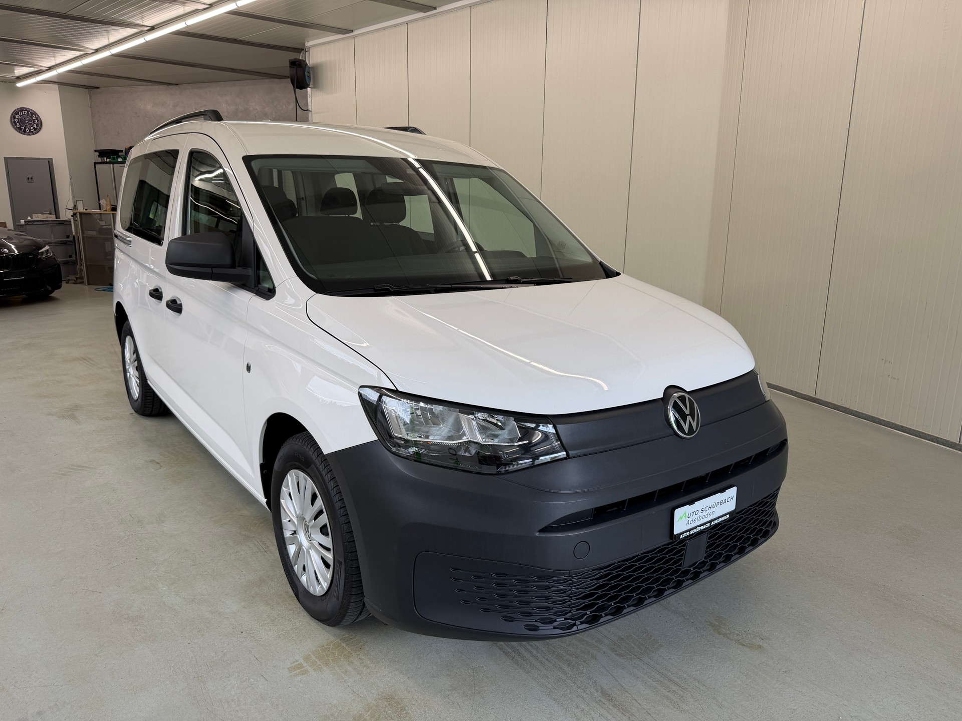 VW Caddy Kombi 2.0TDI BlueMotion Technology-image-0