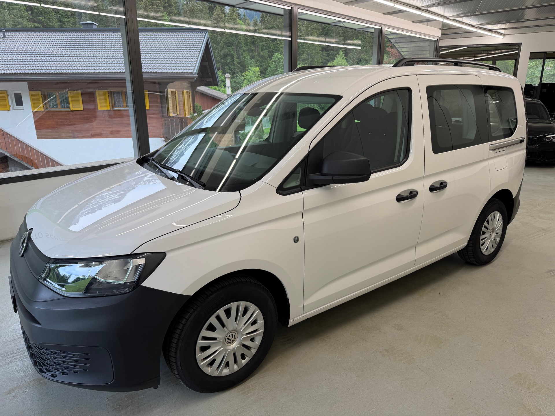 VW Caddy Kombi 2.0TDI BlueMotion Technology-image-7