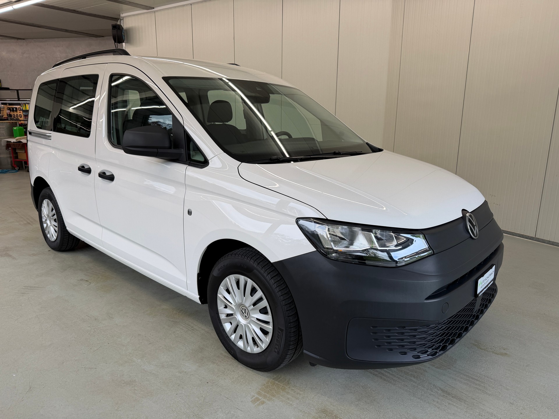VW Caddy Kombi 2.0TDI BlueMotion Technology-image-1