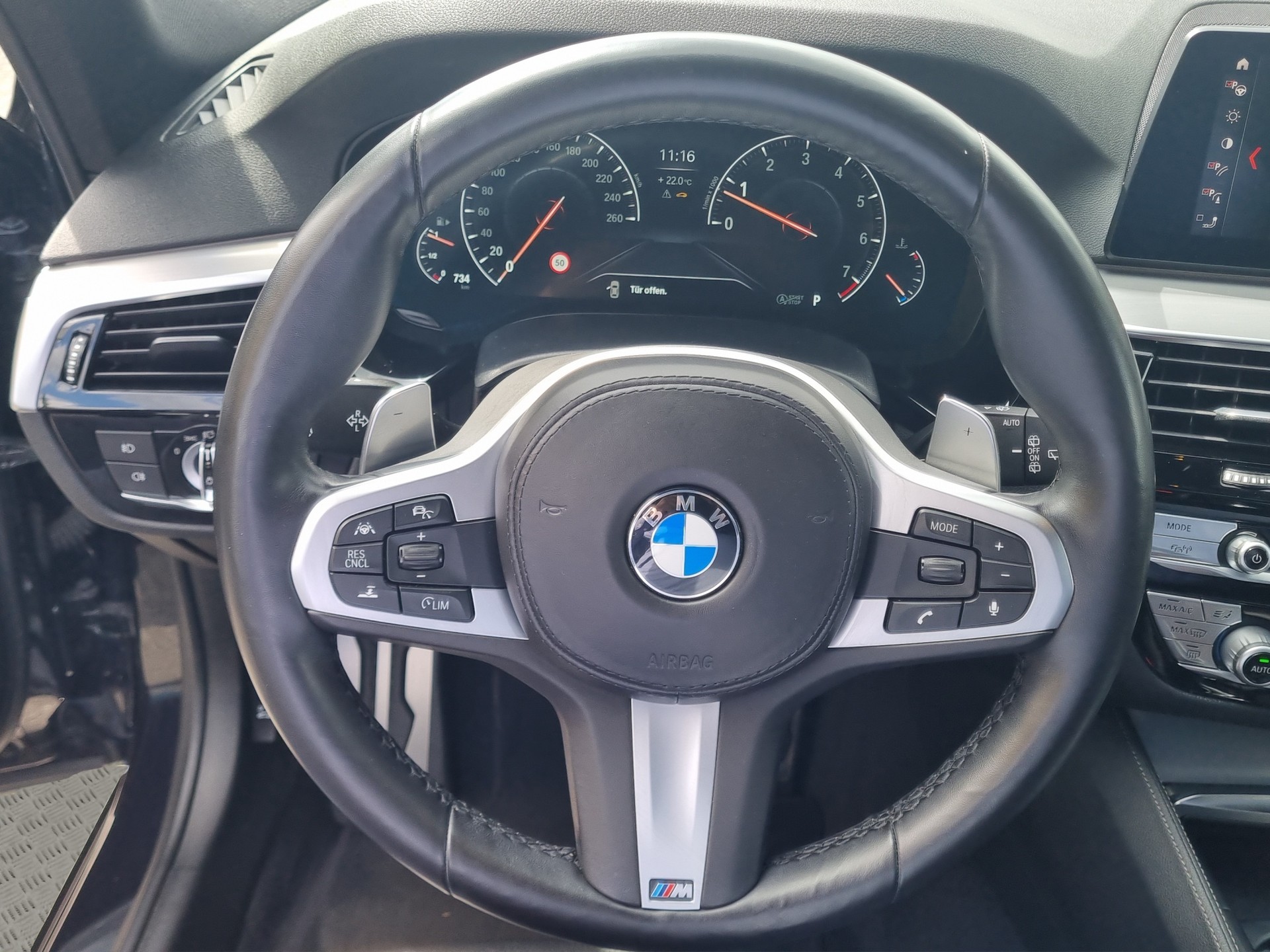 BMW 530i xDrive Touring M Sport-image-13