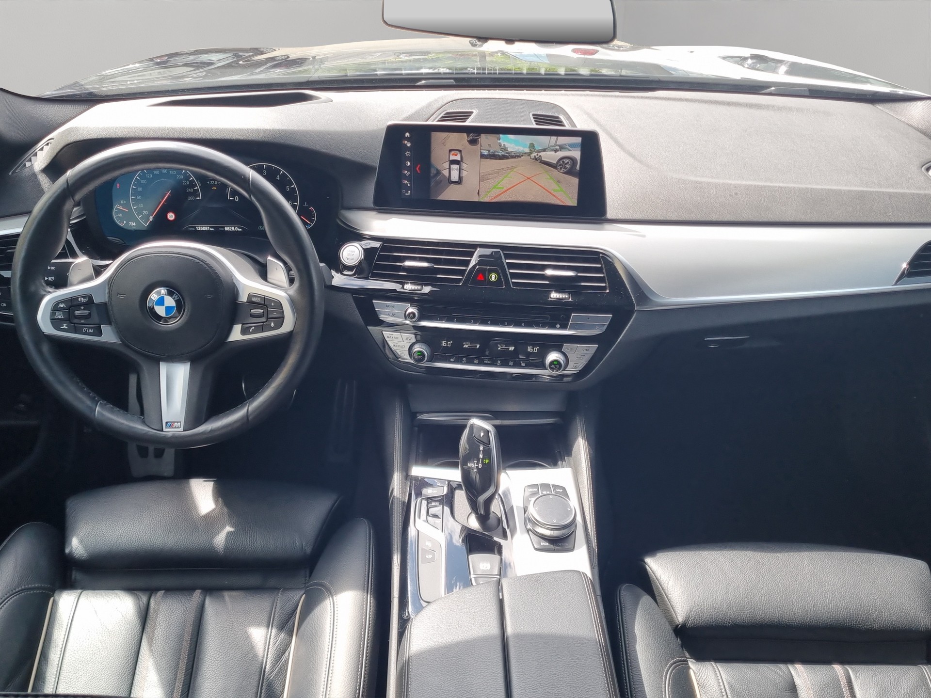 BMW 530i xDrive Touring M Sport-image-15