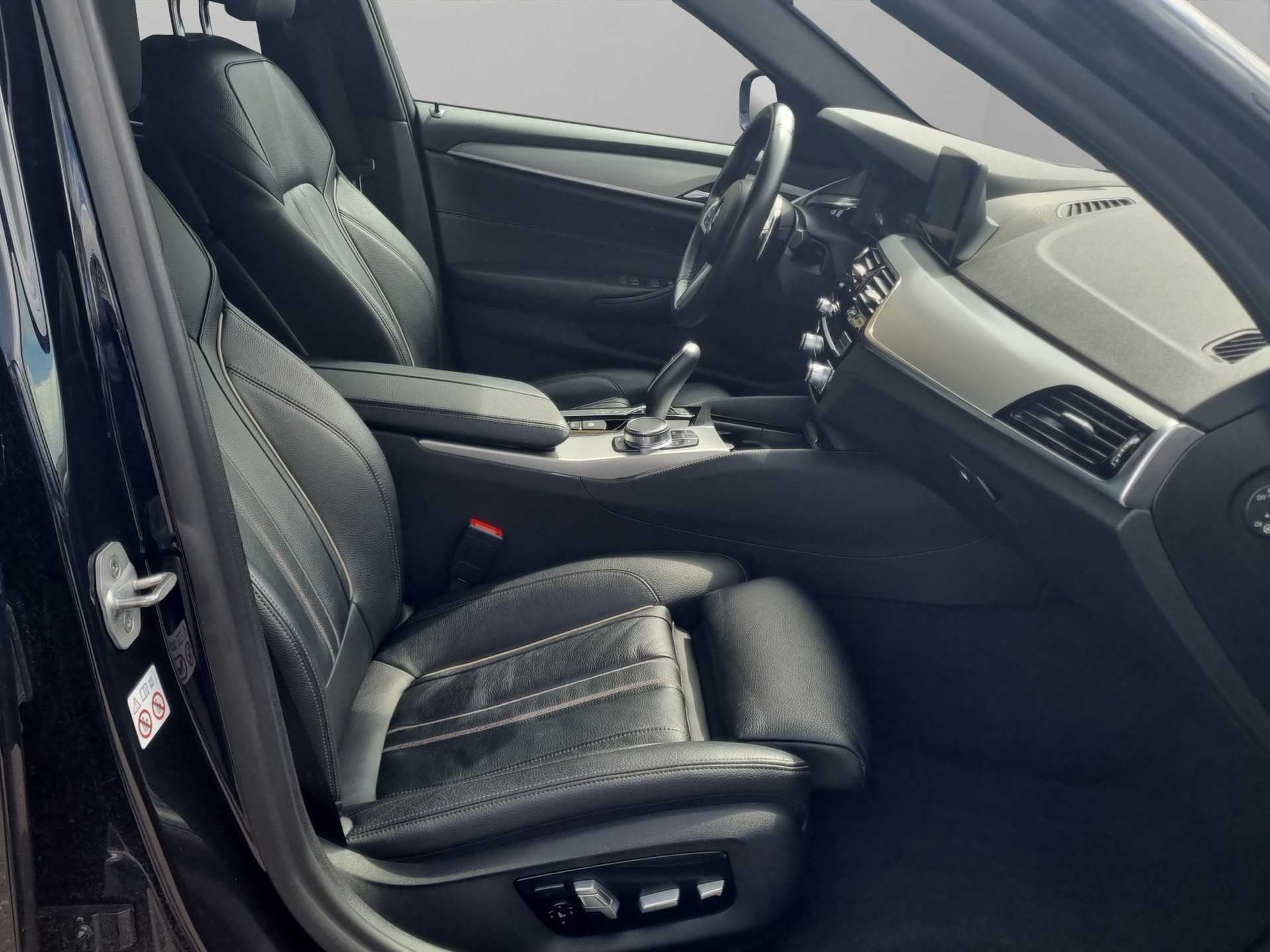 BMW 530i xDrive Touring M Sport-image-20