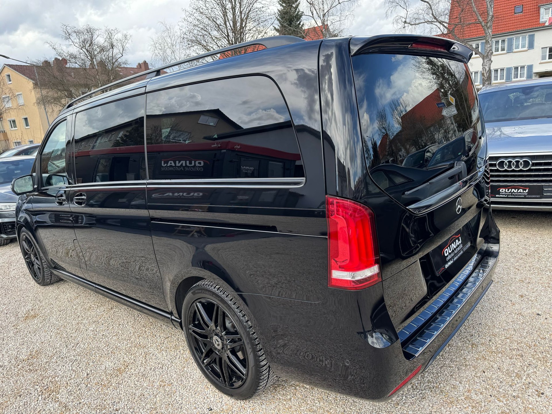 MERCEDES-BENZ V 300 d lang Avantgarde 4Matic 9G-Tronic-showroom-element-3