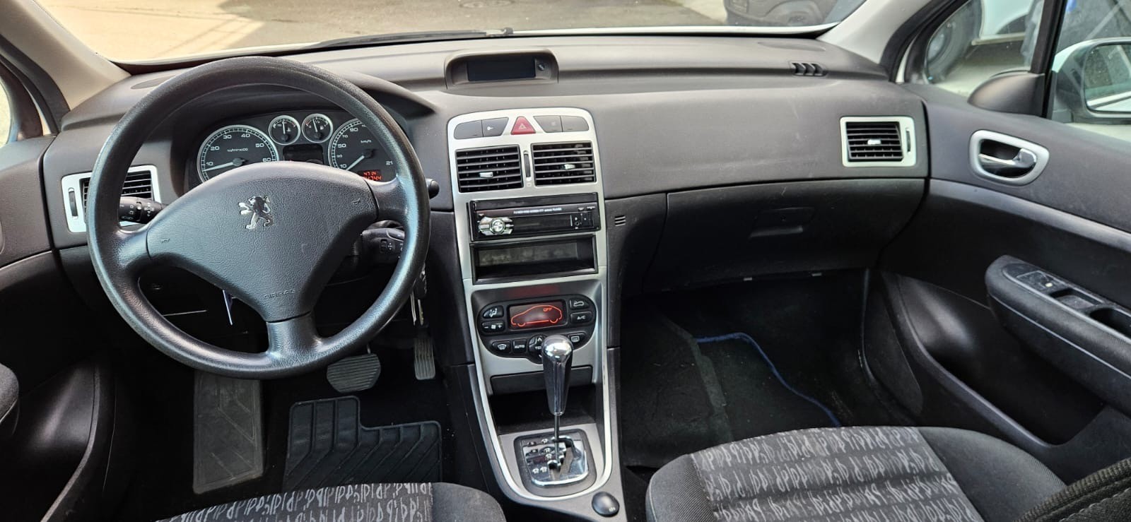 PEUGEOT 307 SW 2.0 16V Premium-image-9