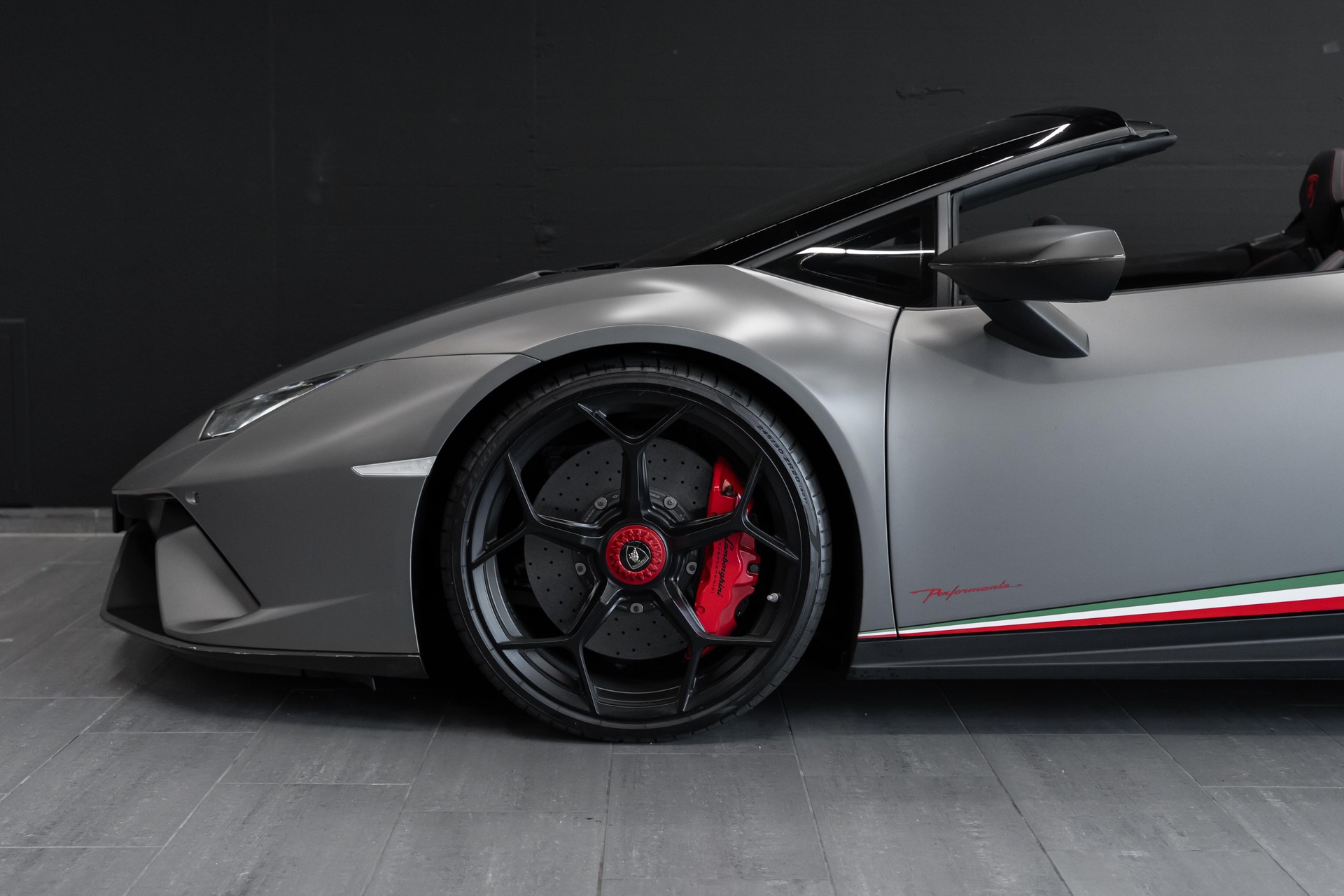 LAMBORGHINI Huracan LP640-4 Spyder Performante DCT / CH Auto / Novitec / Liftsystem / Sammlerzustand / tiefste Kilometer in EU-image-4