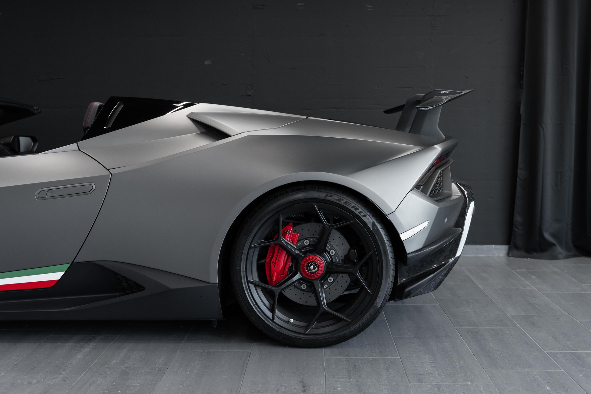LAMBORGHINI Huracan LP640-4 Spyder Performante DCT / CH Auto / Novitec / Liftsystem / Sammlerzustand / tiefste Kilometer in EU-image-5