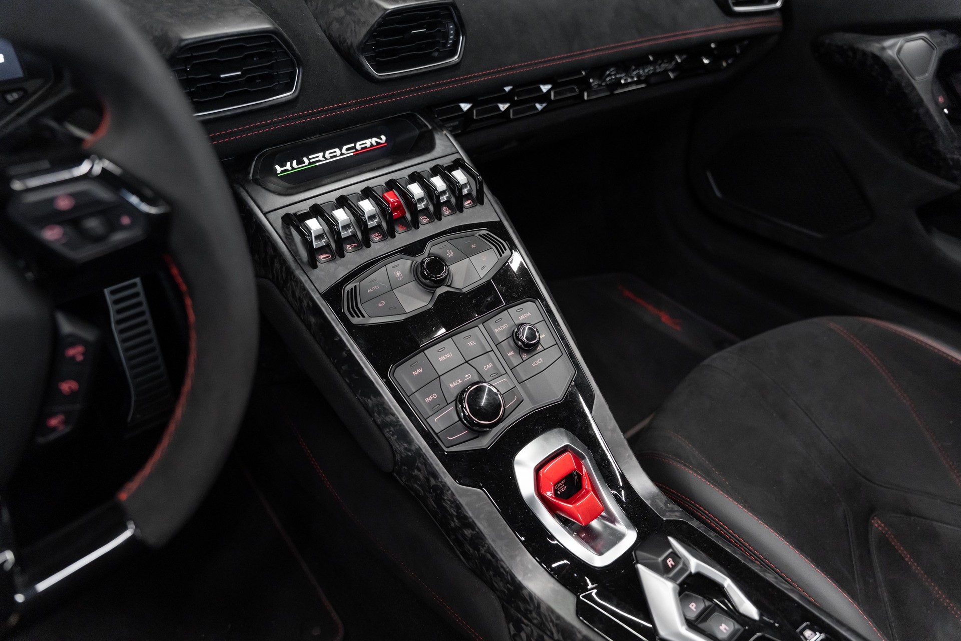 LAMBORGHINI Huracan LP640-4 Spyder Performante DCT / CH Auto / Novitec / Liftsystem / Sammlerzustand / tiefste Kilometer in EU-image-15