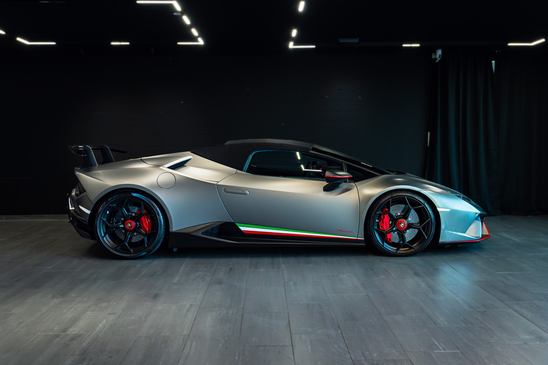 LAMBORGHINI Huracan LP640-4 Spyder Performante DCT / CH Auto / Novitec / Liftsystem / Sammlerzustand / tiefste Kilometer in EU-image-5