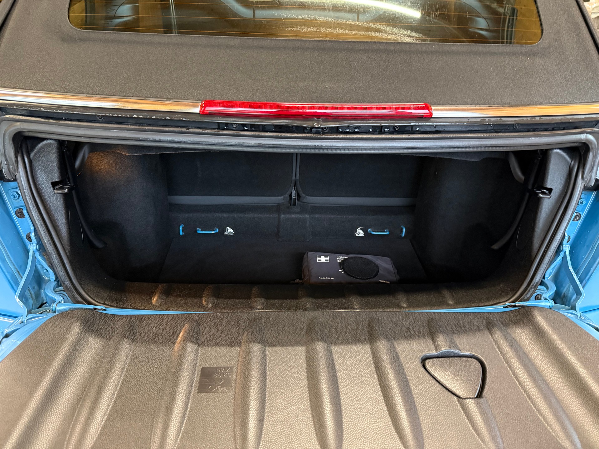 MINI One Cabriolet-image-13