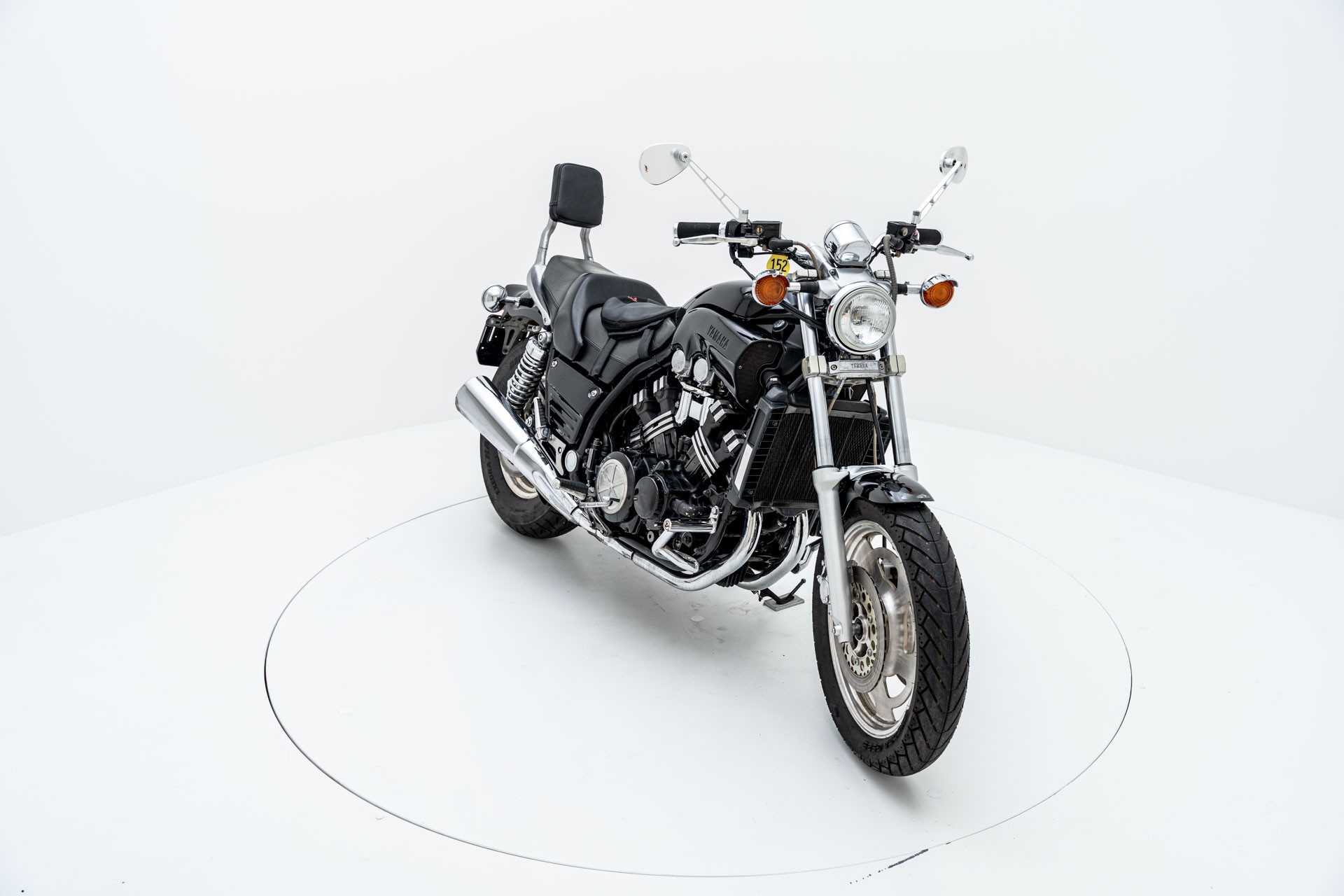 YAMAHA V-Max VMX 1200-showroom-element-1