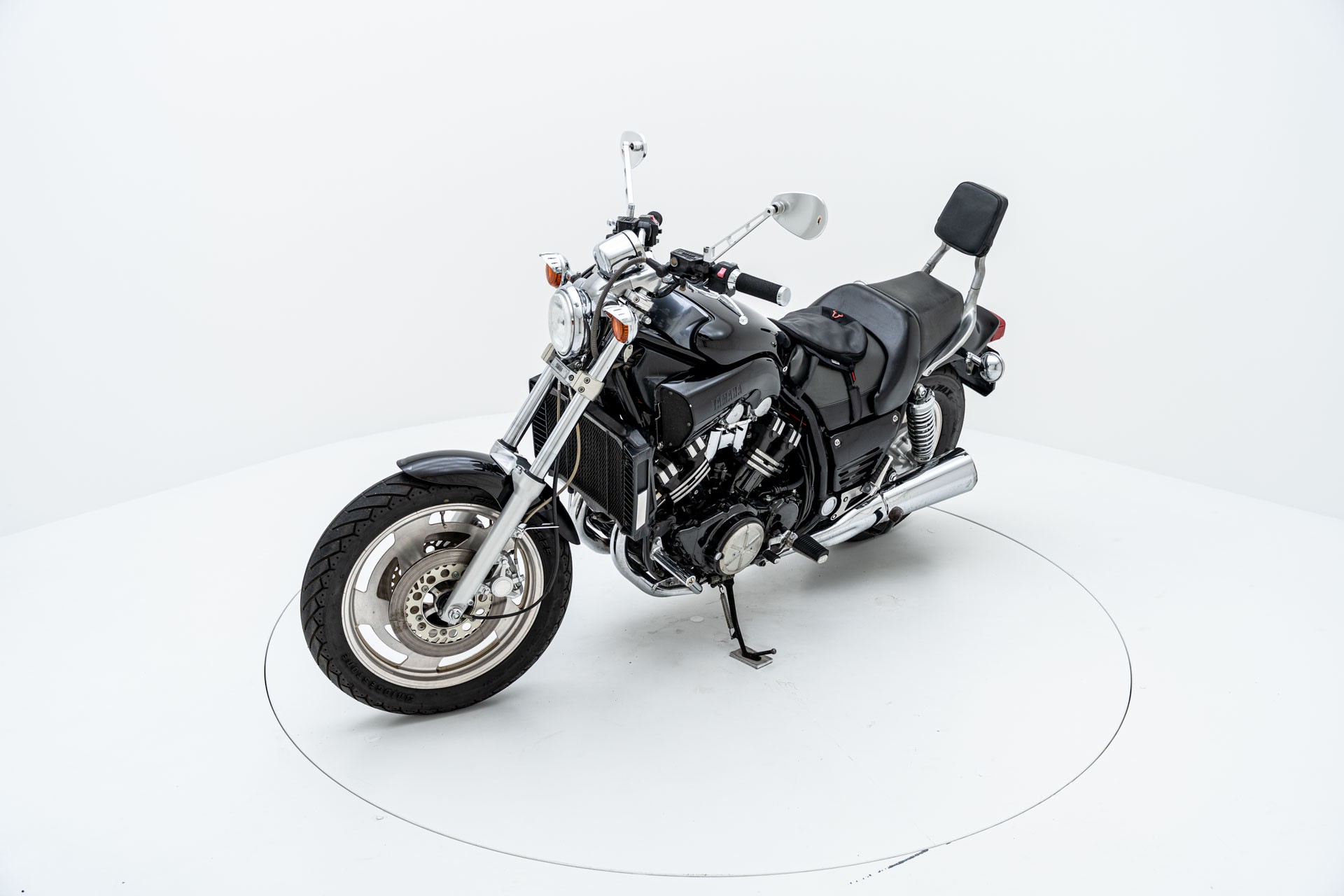 YAMAHA V-Max VMX 1200-showroom-element-2