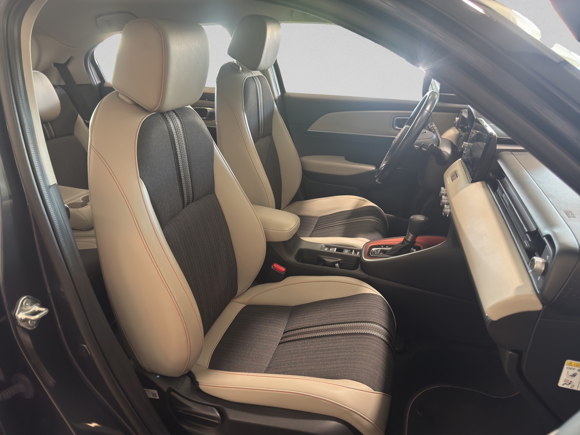 HONDA HR-V 1.5i-MMD Advance Style CVT-image-15