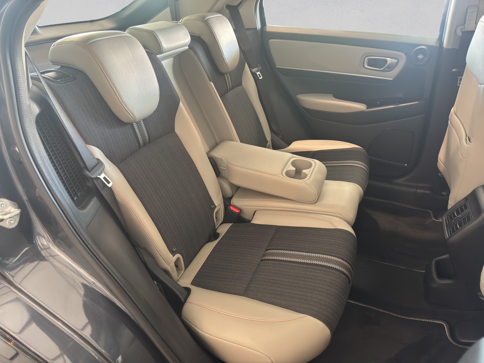 HONDA HR-V 1.5i-MMD Advance Style CVT-image-17