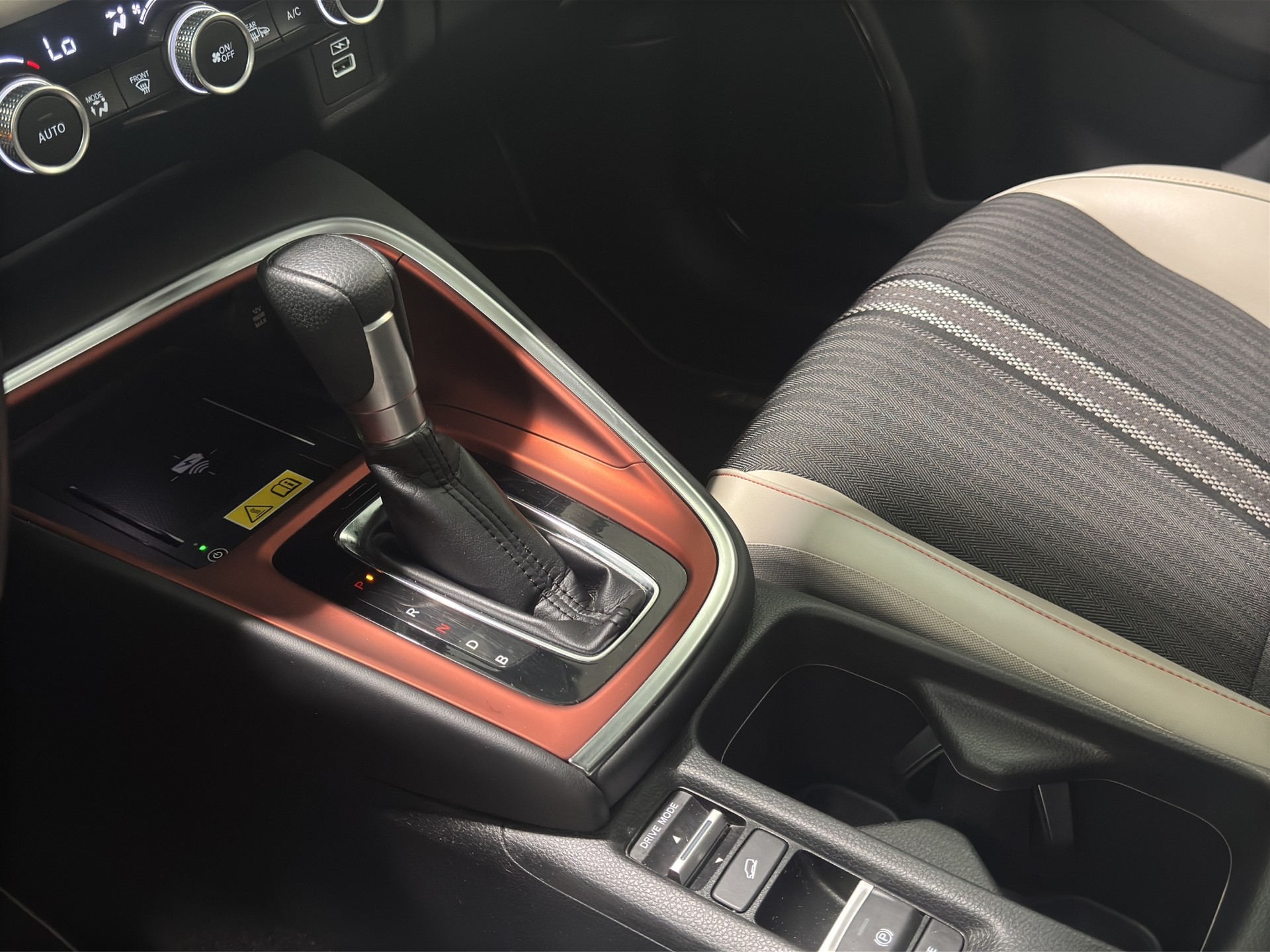 HONDA HR-V 1.5i-MMD Advance Style CVT-image-13