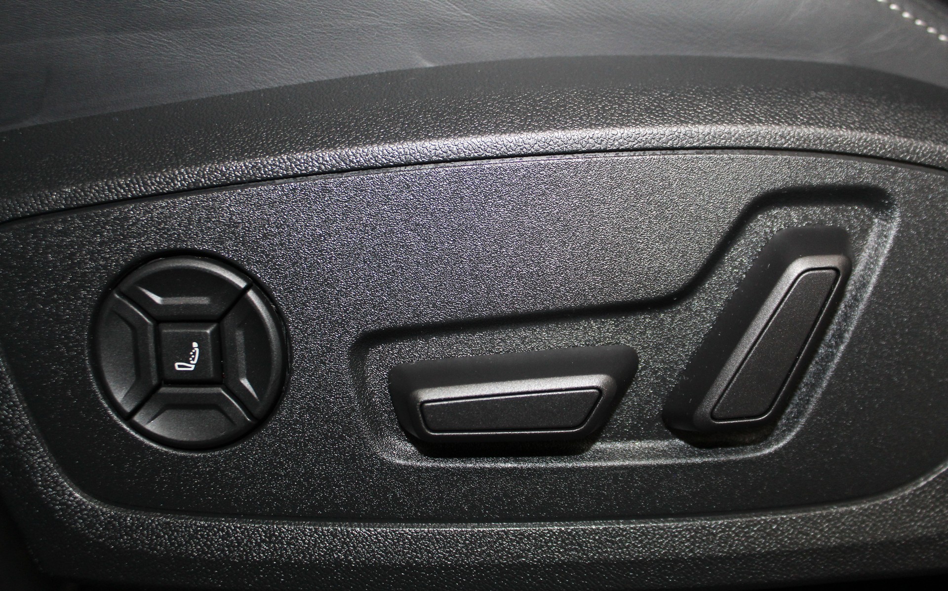 AUDI S3 Sportback 2.0 TFSI quattro S-tronic Black Edition Eibach Federn / CH-Fahrzeug-image-20