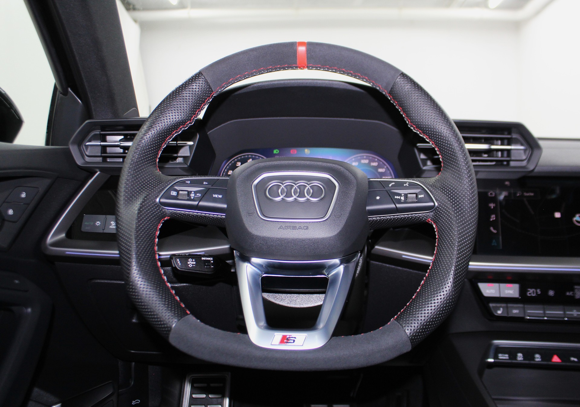 AUDI S3 Sportback 2.0 TFSI quattro S-tronic Black Edition Eibach Federn / CH-Fahrzeug-image-13