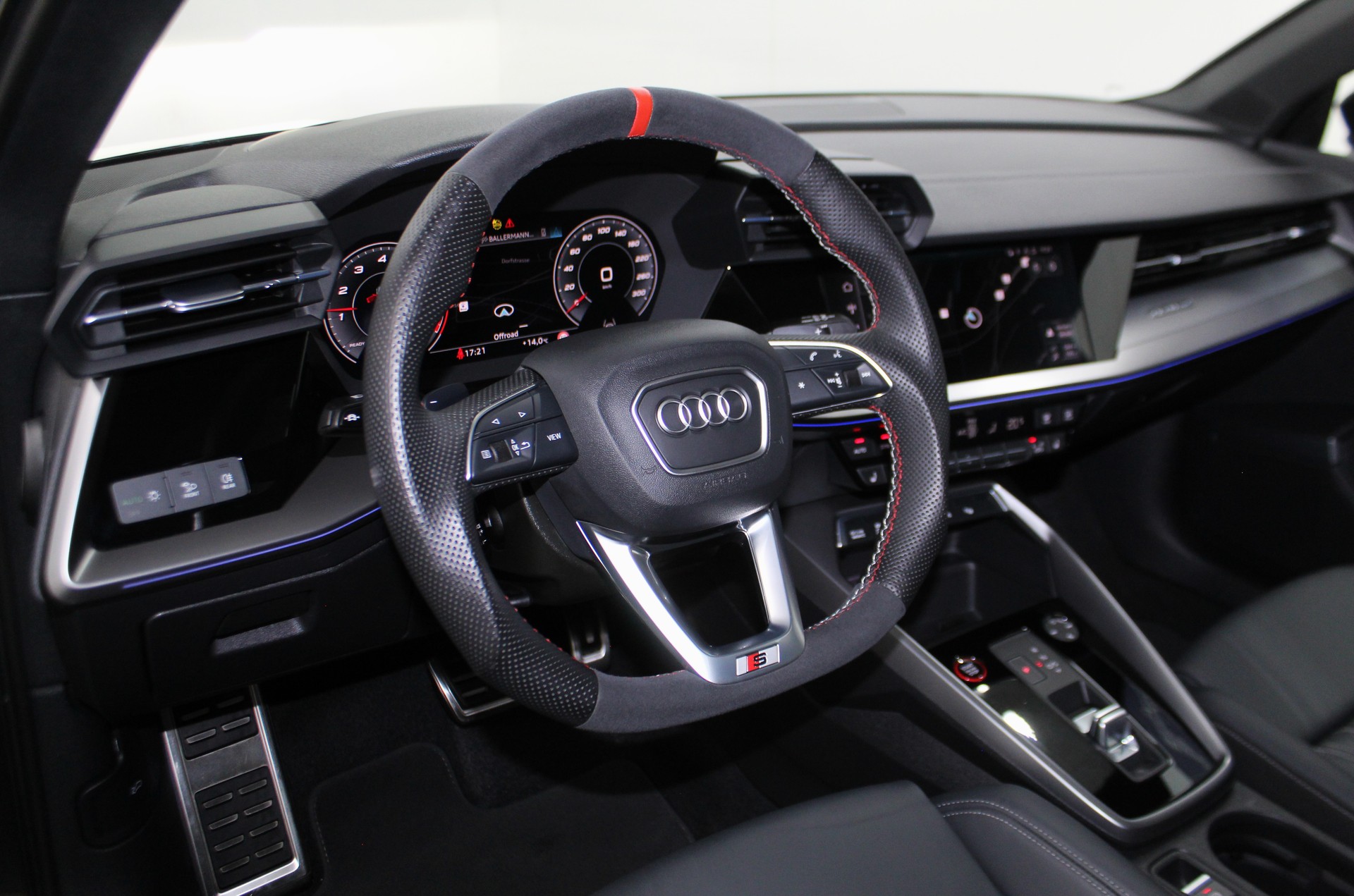 AUDI S3 Sportback 2.0 TFSI quattro S-tronic Black Edition Eibach Federn / CH-Fahrzeug-image-10