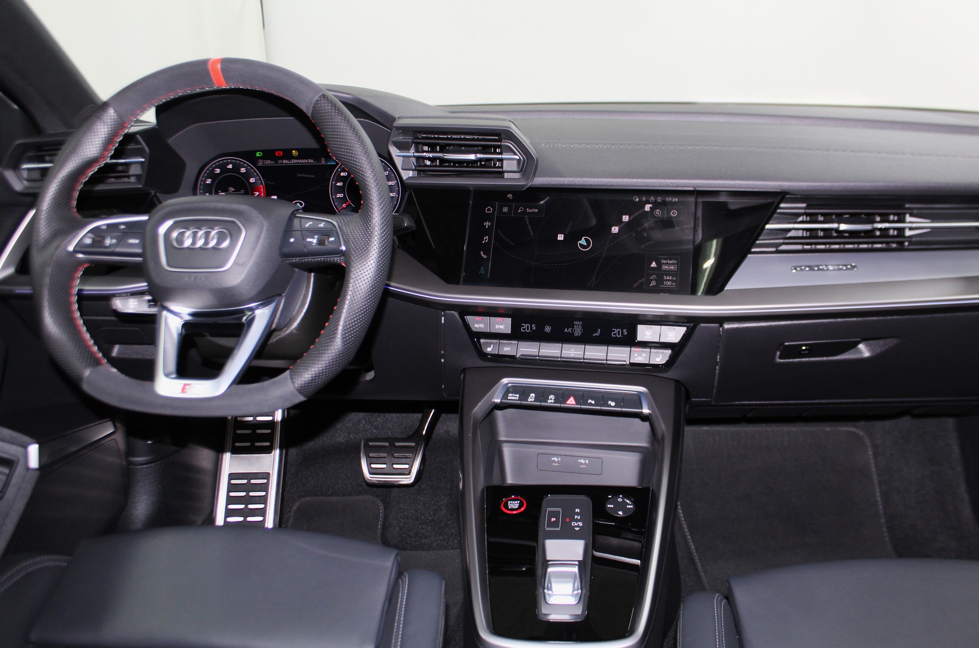 AUDI S3 Sportback 2.0 TFSI quattro S-tronic Black Edition Eibach Federn / CH-Fahrzeug-image-12