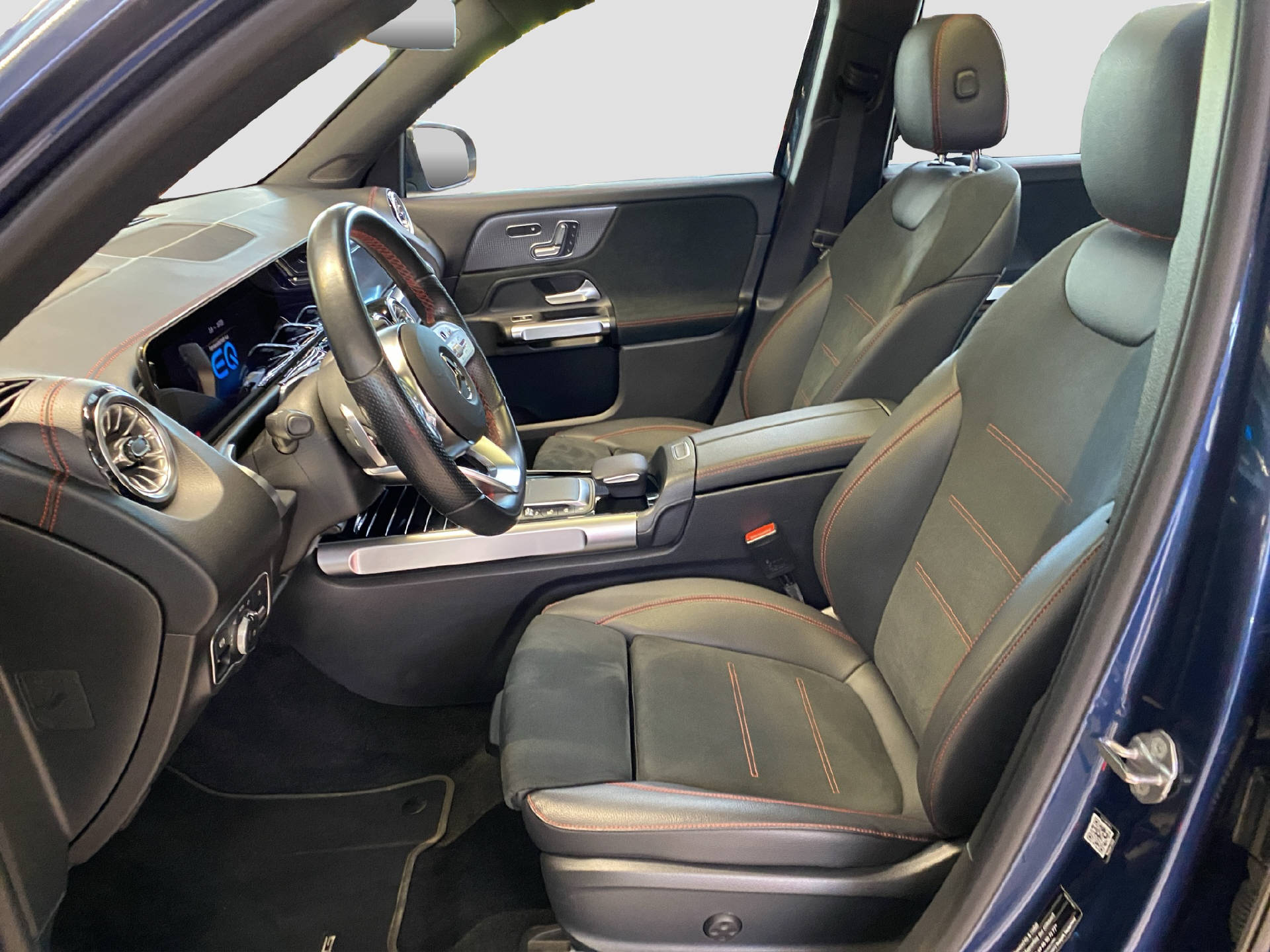 MERCEDES-BENZ EQB 350 AMG Line 4MATIC-image-6