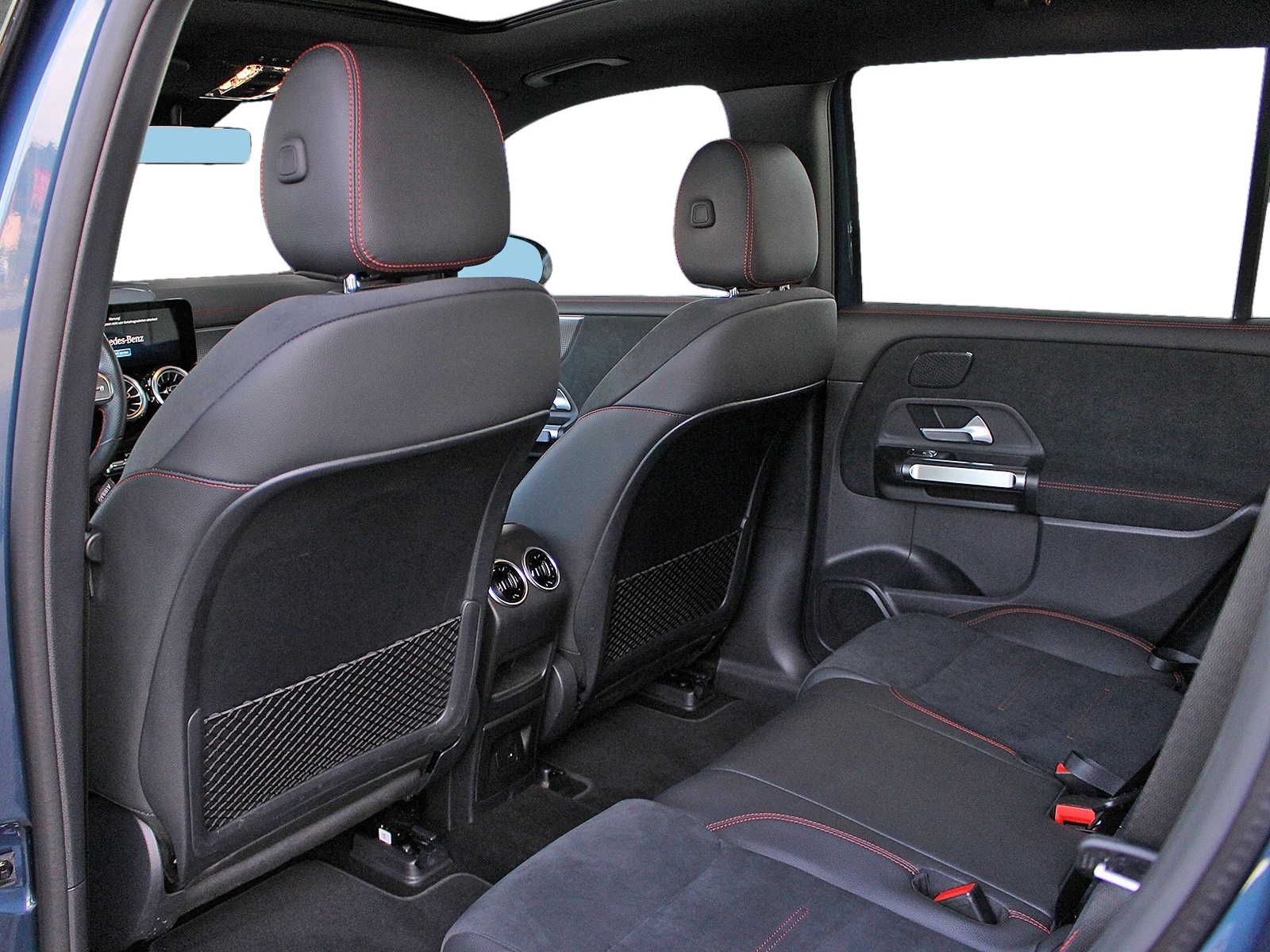 MERCEDES-BENZ EQB 350 AMG Line 4MATIC-image-7