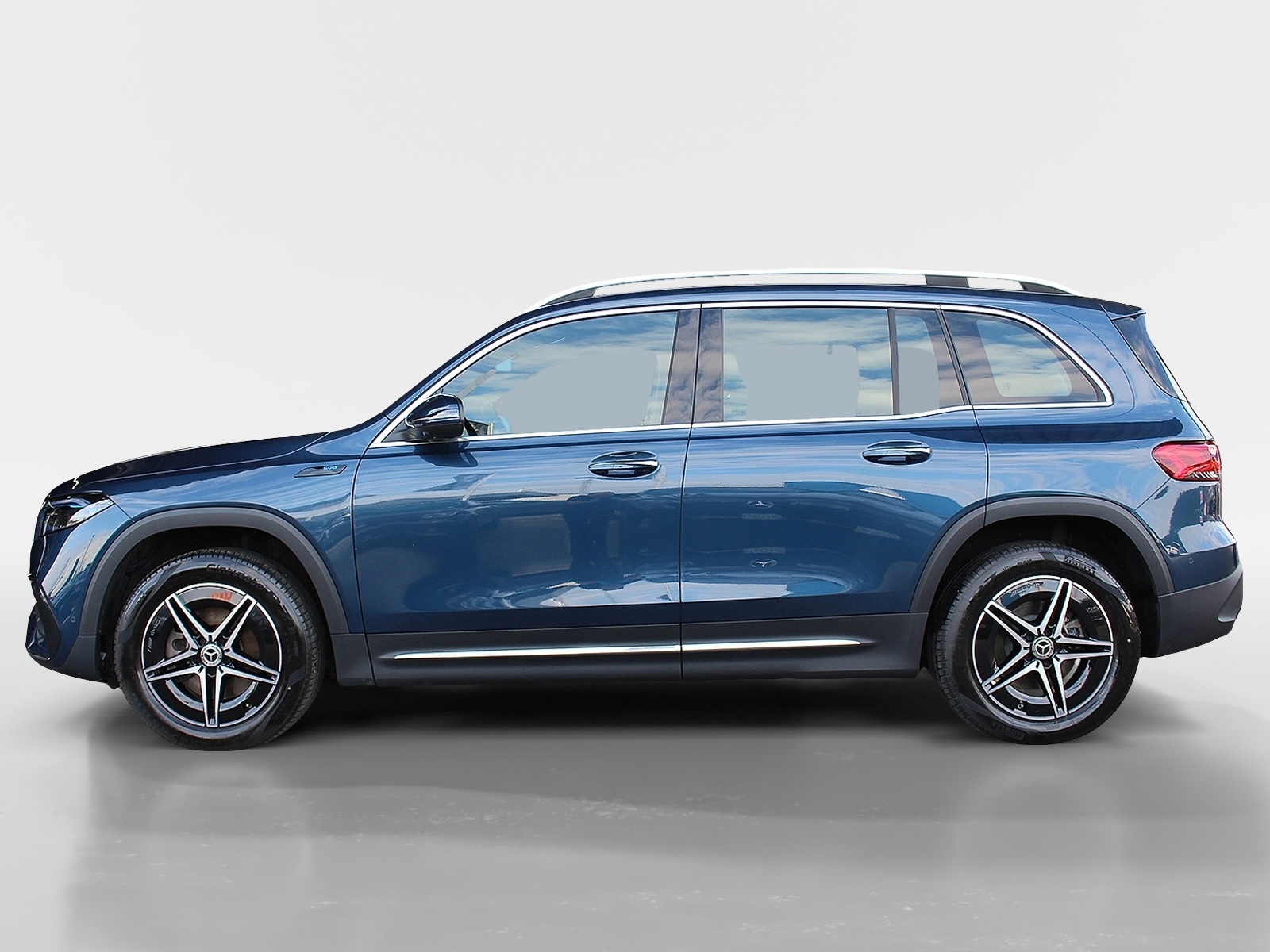 MERCEDES-BENZ EQB 350 AMG Line 4MATIC-image-2