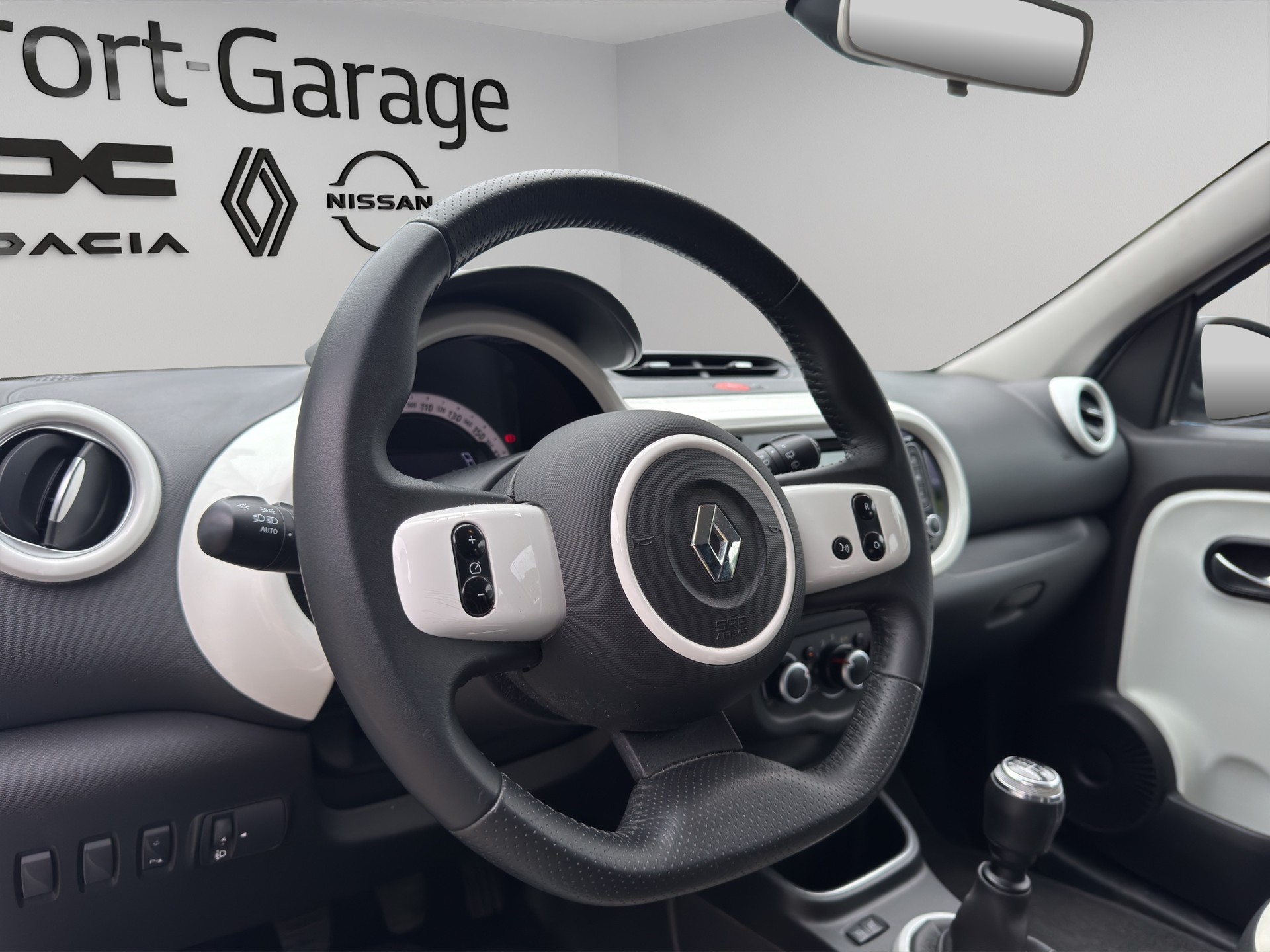 RENAULT Twingo SCe 65 Intens-image-9