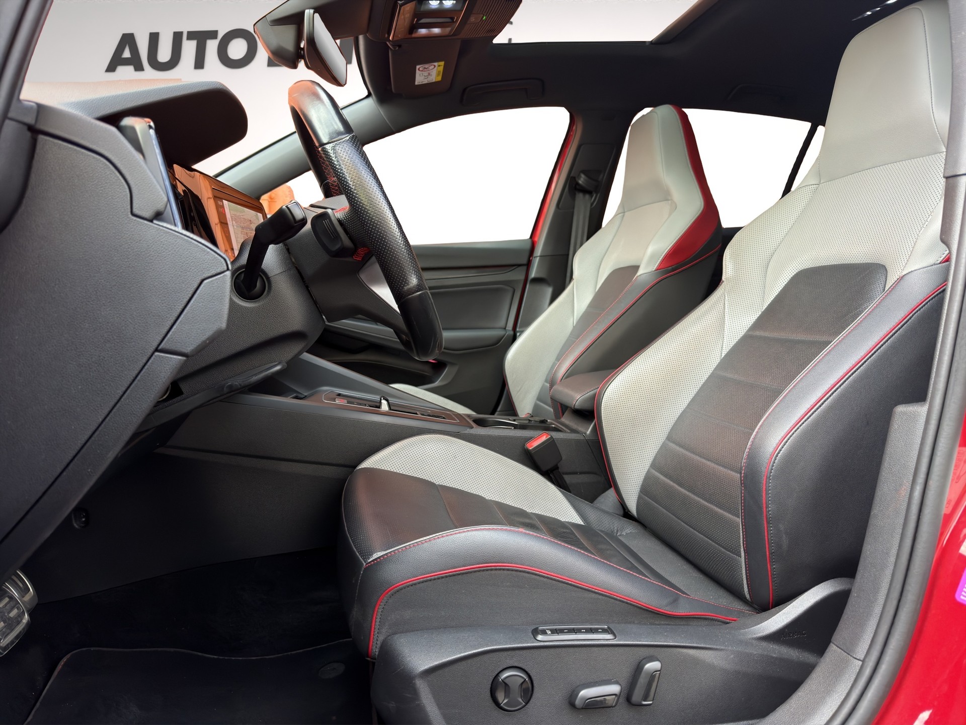 VW Golf 2.0 TSI GTI Clubsport DSG-image-9