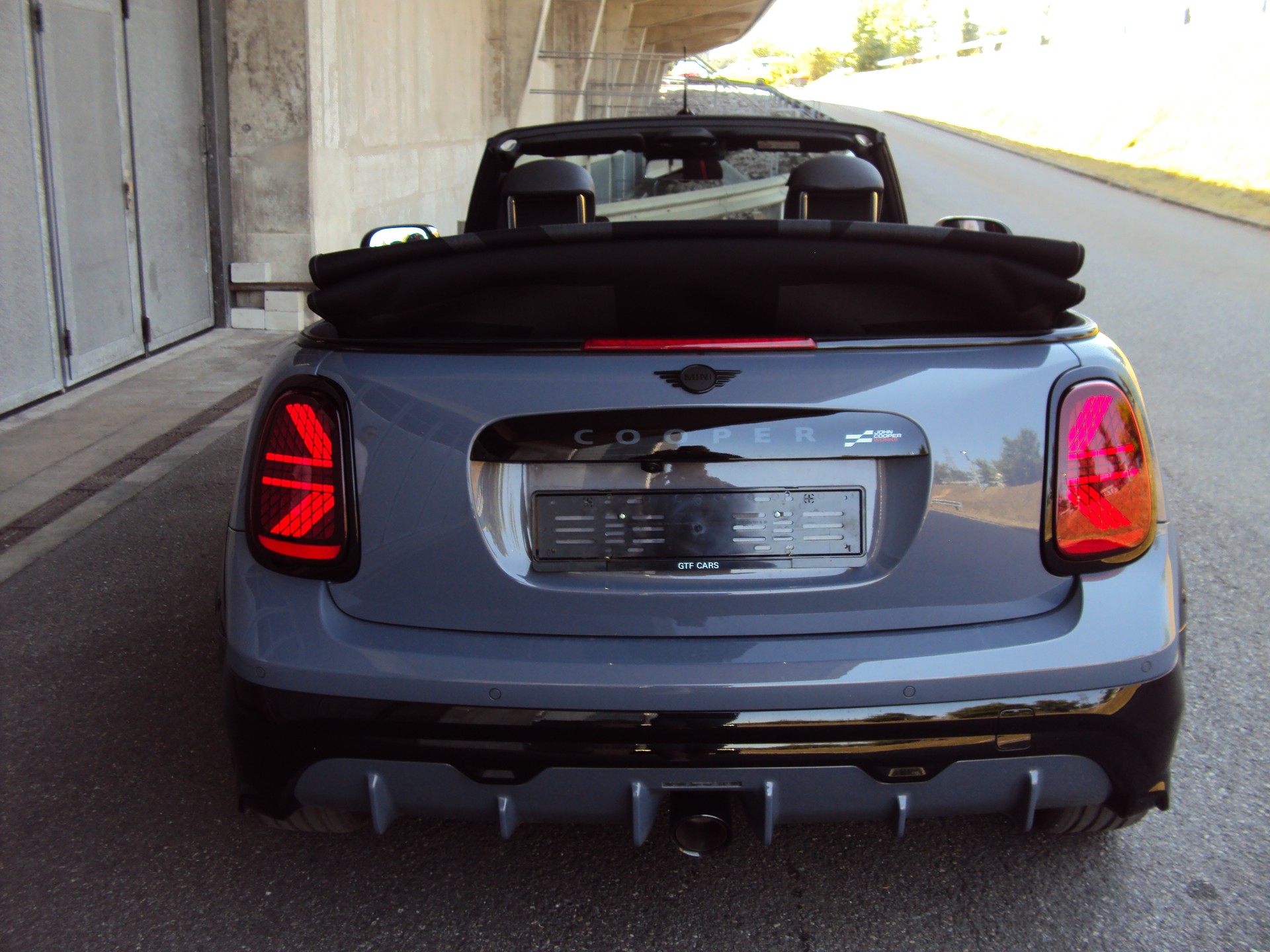 MINI Cooper John Cooper Works Cabriolet DKG-image-5