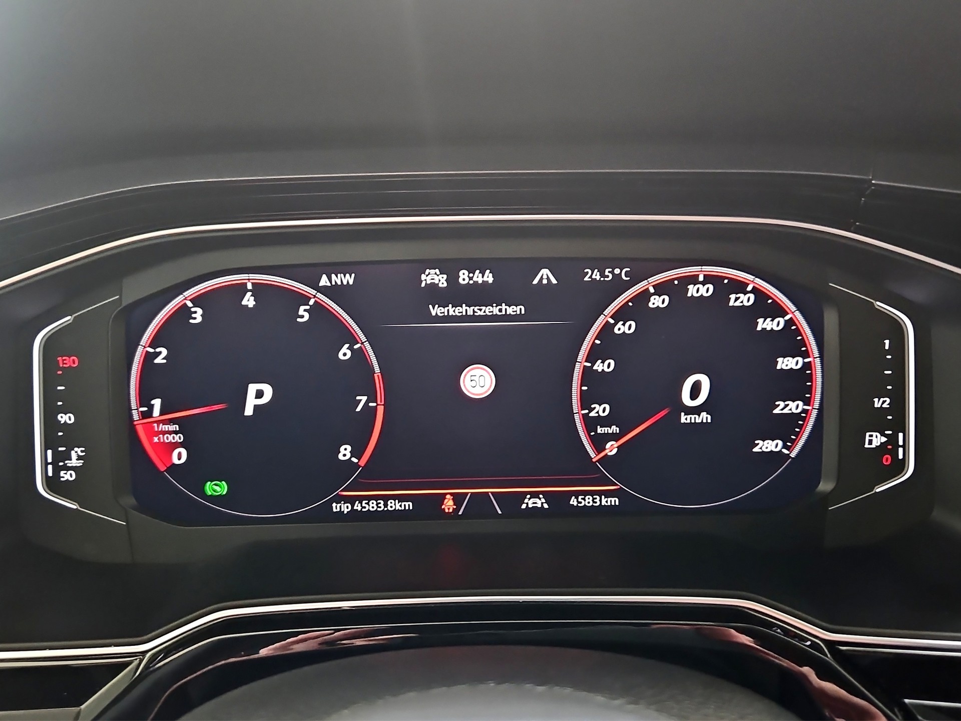 VW Polo 2.0 TSI GTI DSG-image-8