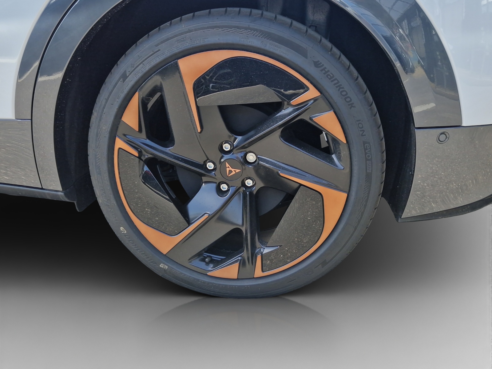 CUPRA Tavascan Type 9 77 kWh VZ Adrenaline-image-14