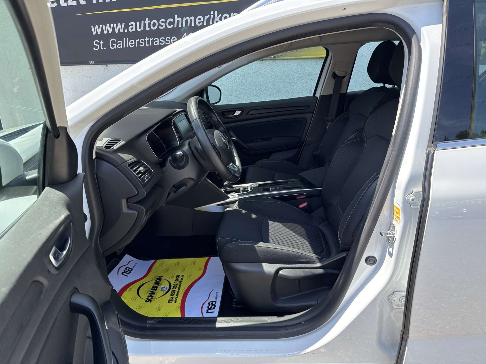 RENAULT Mégane Grandtour 1.2 16V Turbo Zen EDC-Automat-image-6