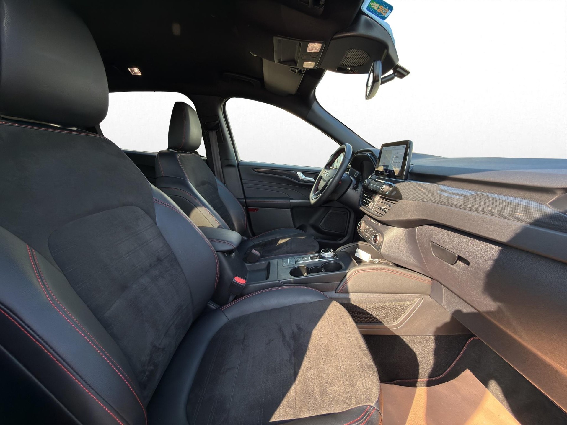 FORD Kuga 2.5 Hybrid ST-Line X * HEAD-UP DISPLAY * PACK FAHRASSISTENZ * PACK WINTER *-image-15