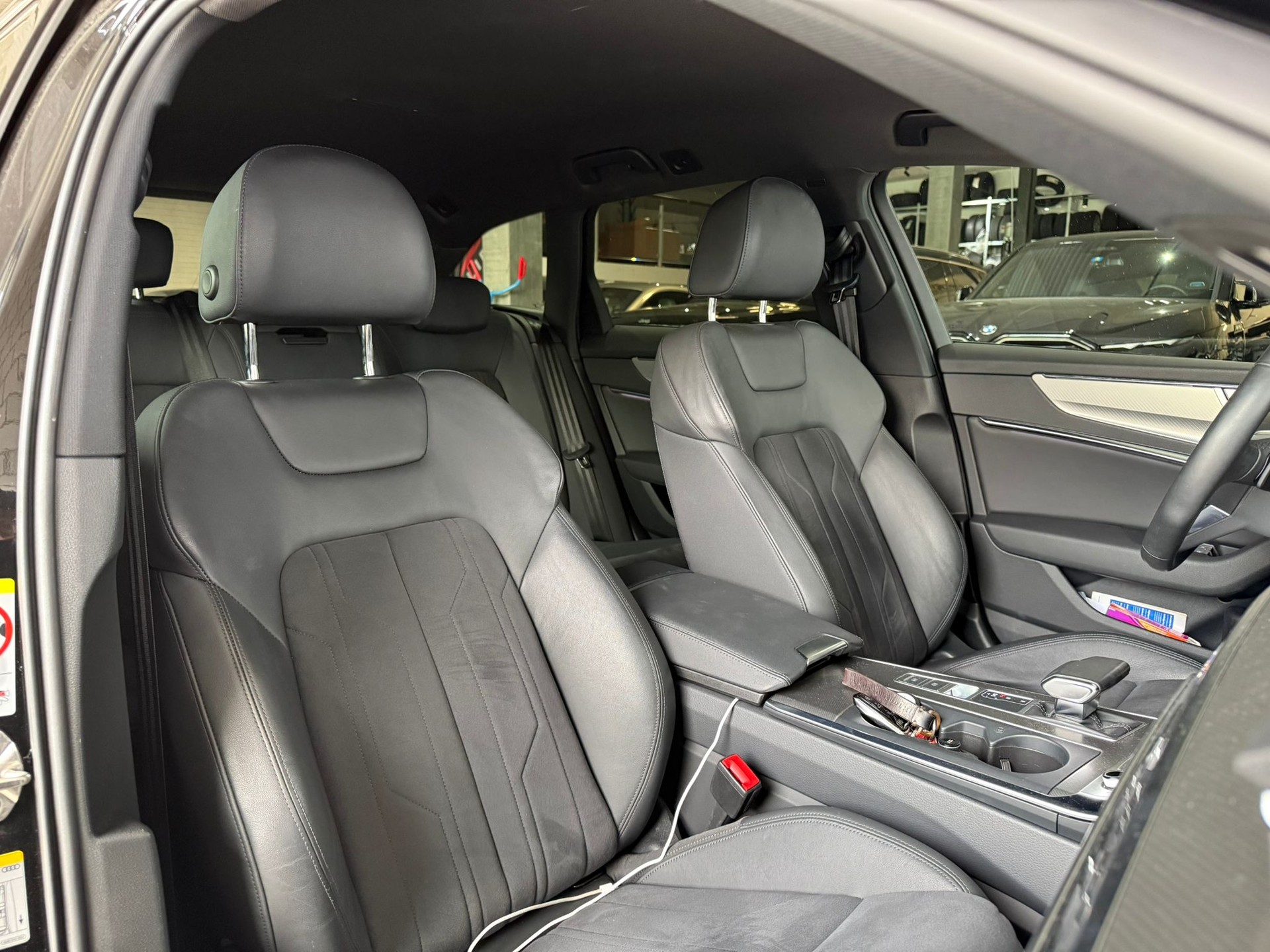 AUDI A6 Avant 45 TFSI Sport S-tronic quattro-image-12