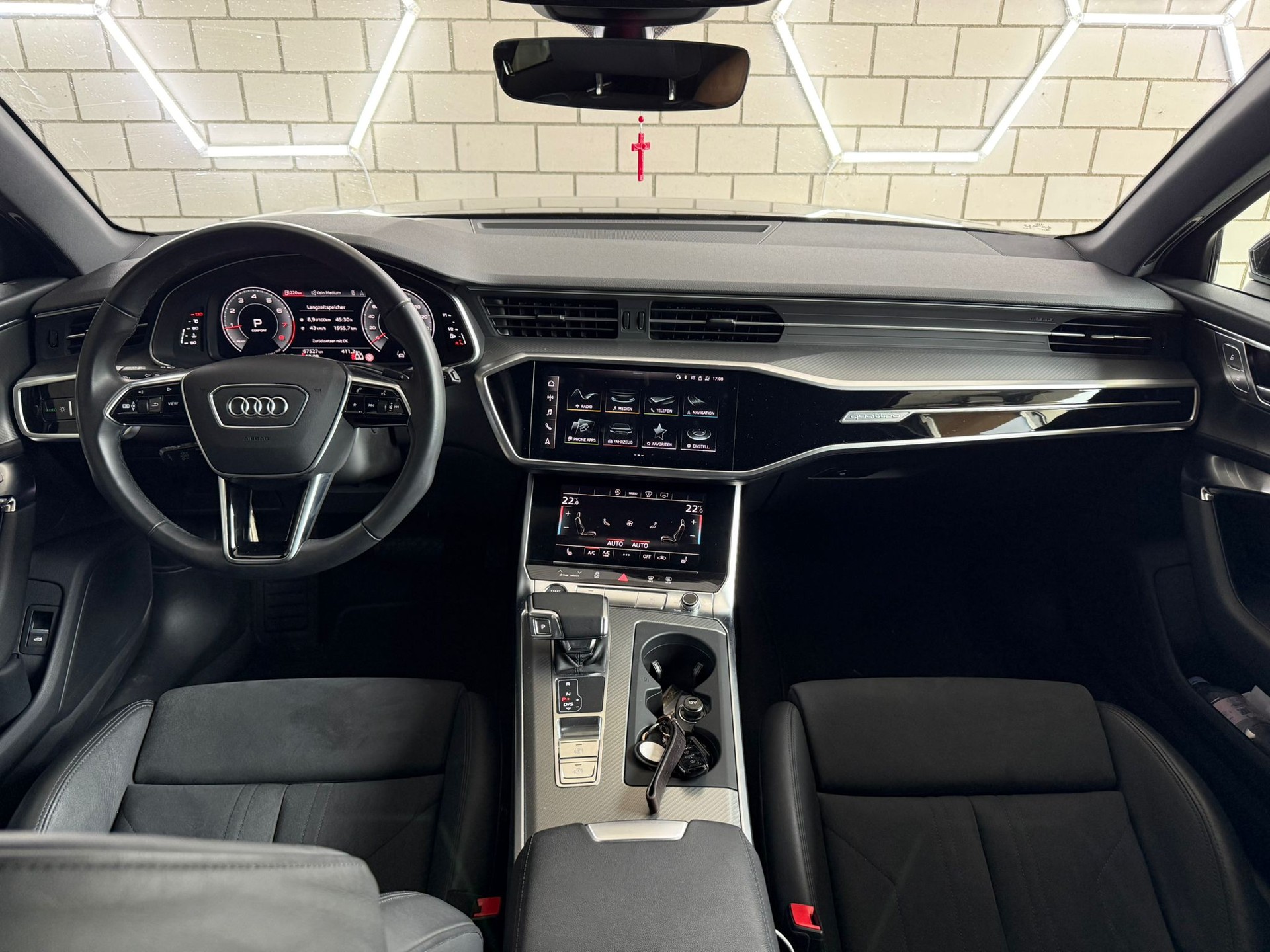 AUDI A6 Avant 45 TFSI Sport S-tronic quattro-image-9