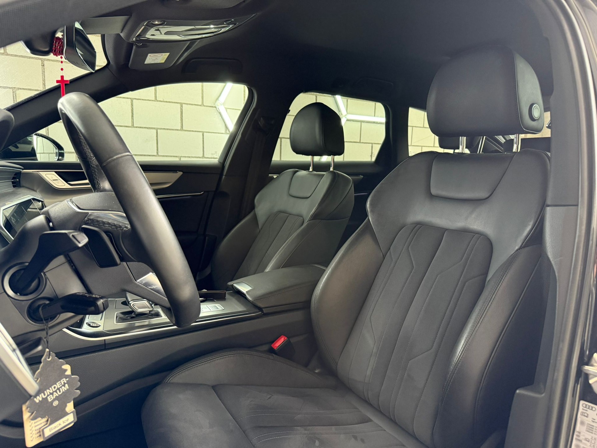AUDI A6 Avant 45 TFSI Sport S-tronic quattro-image-11