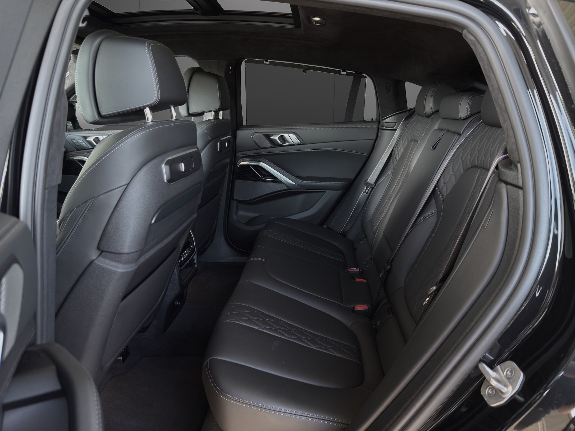 BMW X6 xDrive 48V M60i M Sport Pro Steptronic-image-8
